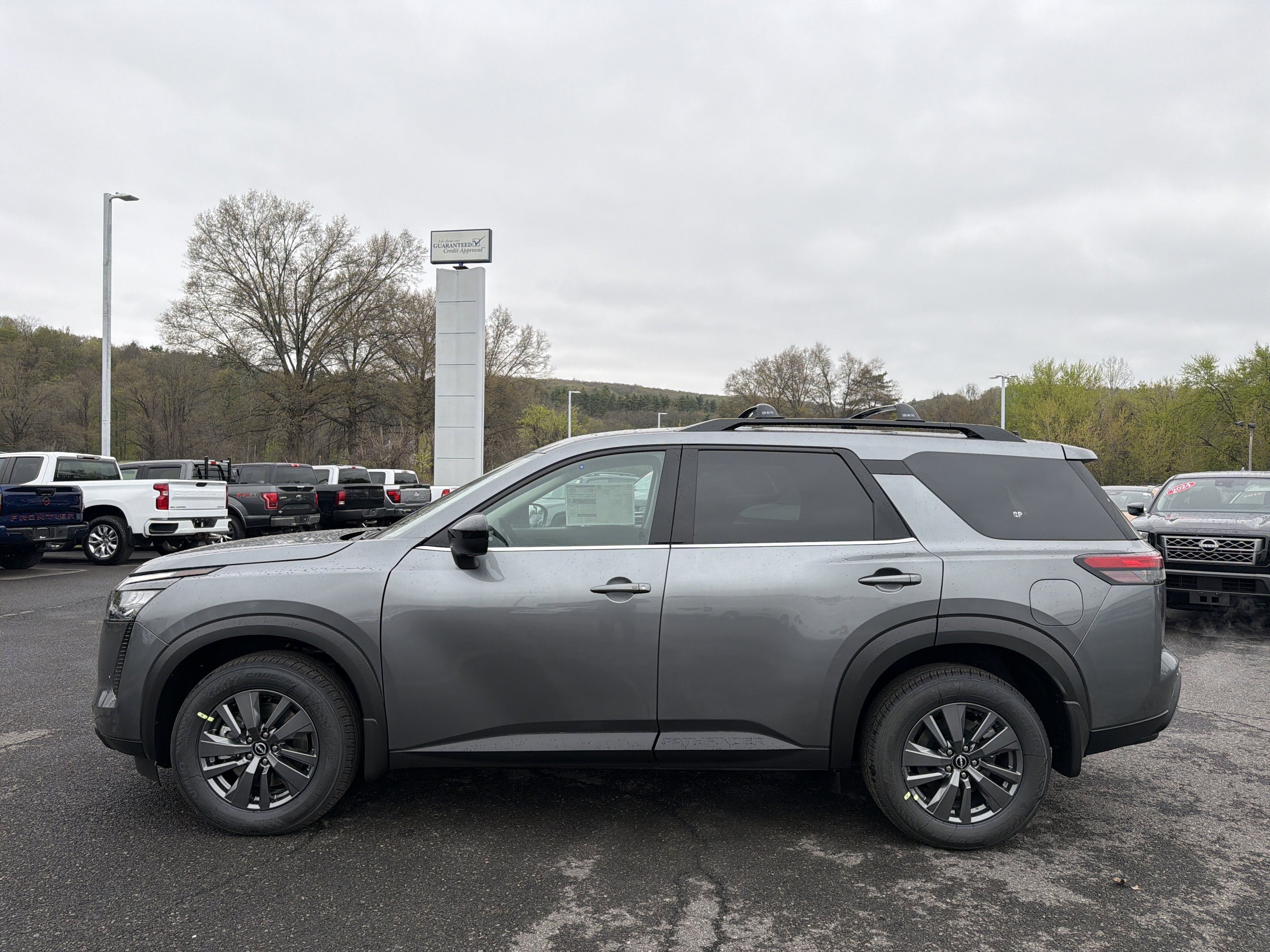 2026 Nissan Pathfinder SV