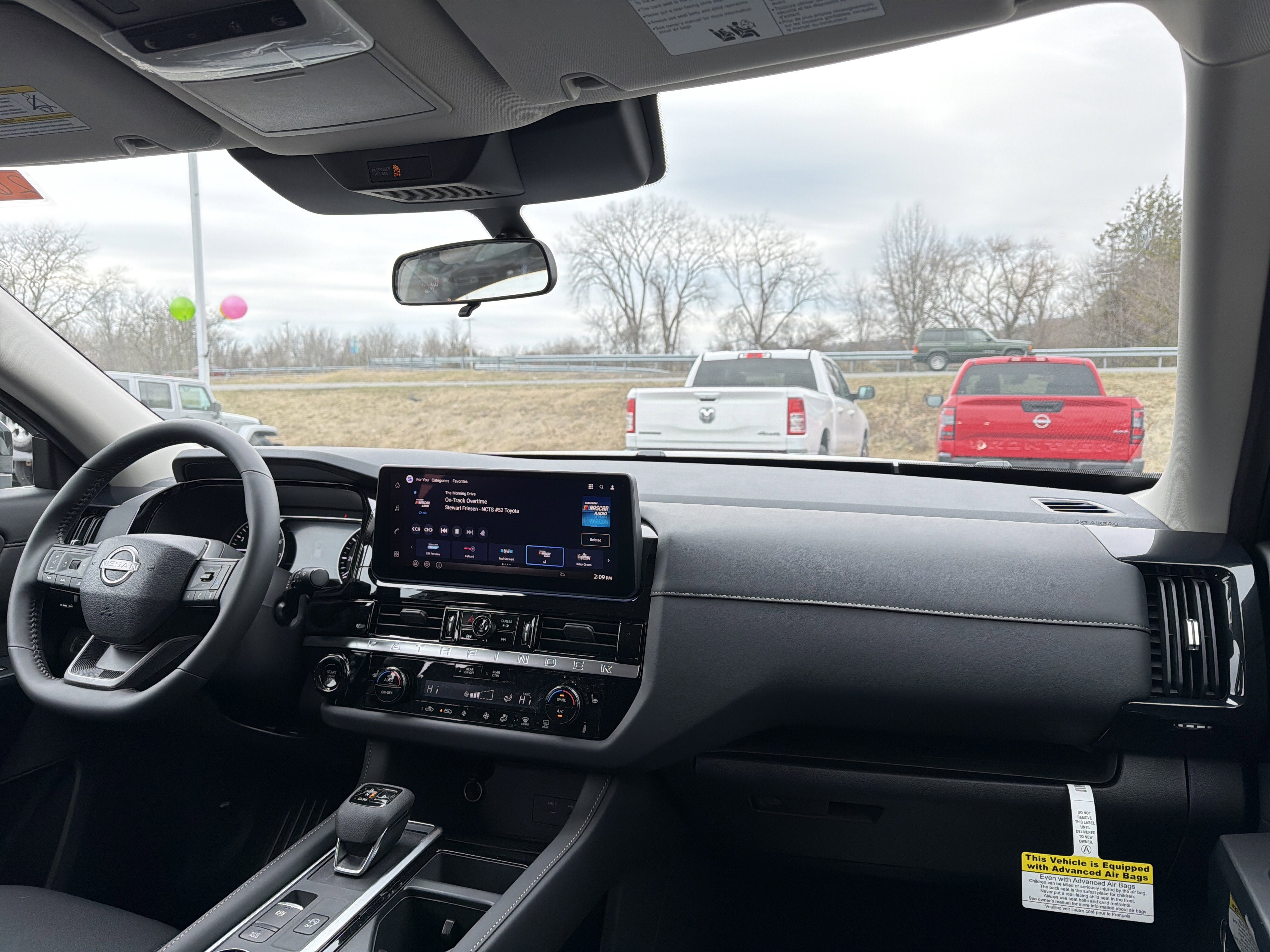 2026 Nissan Pathfinder SV