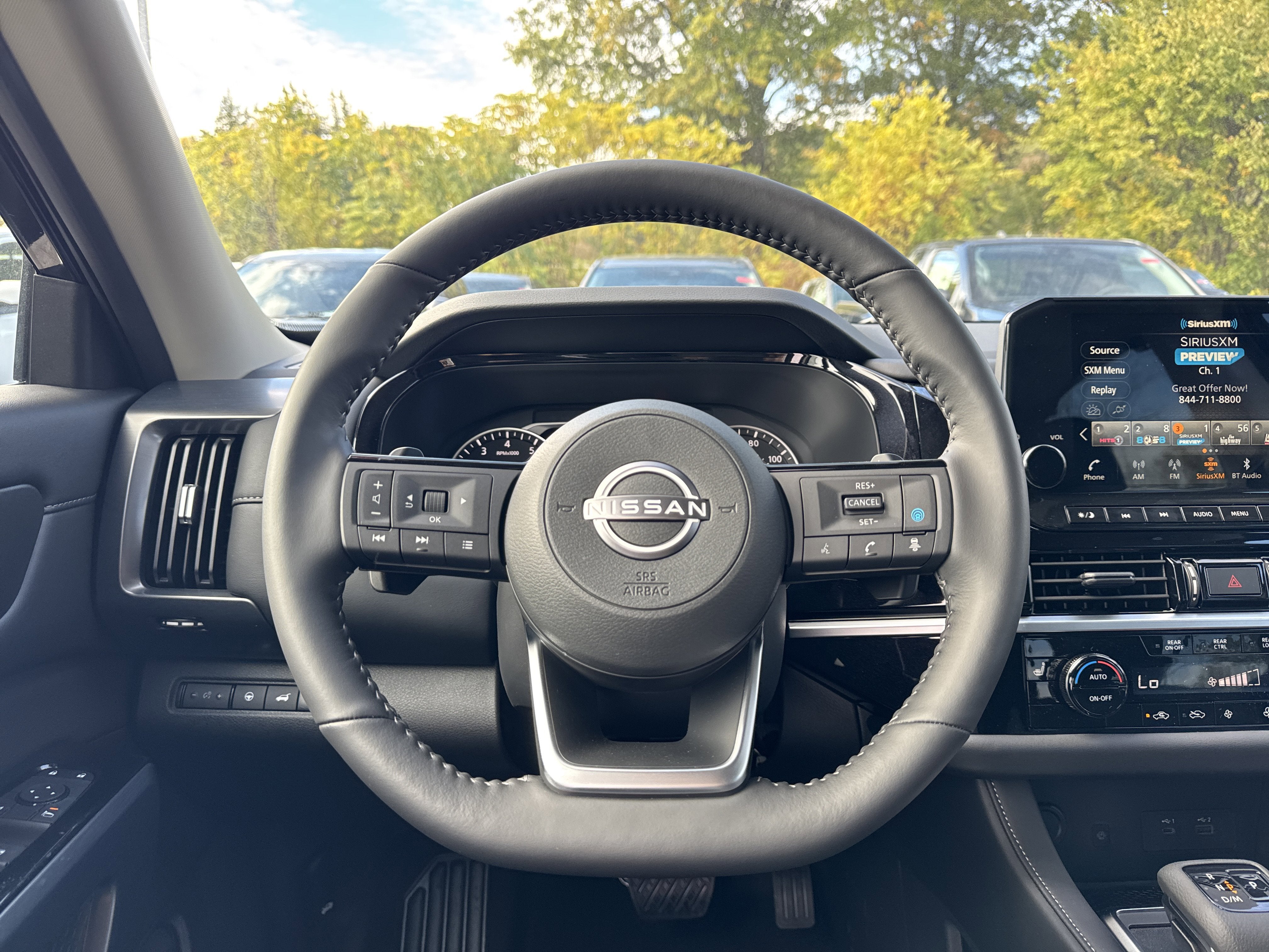 2025 Nissan Pathfinder SL