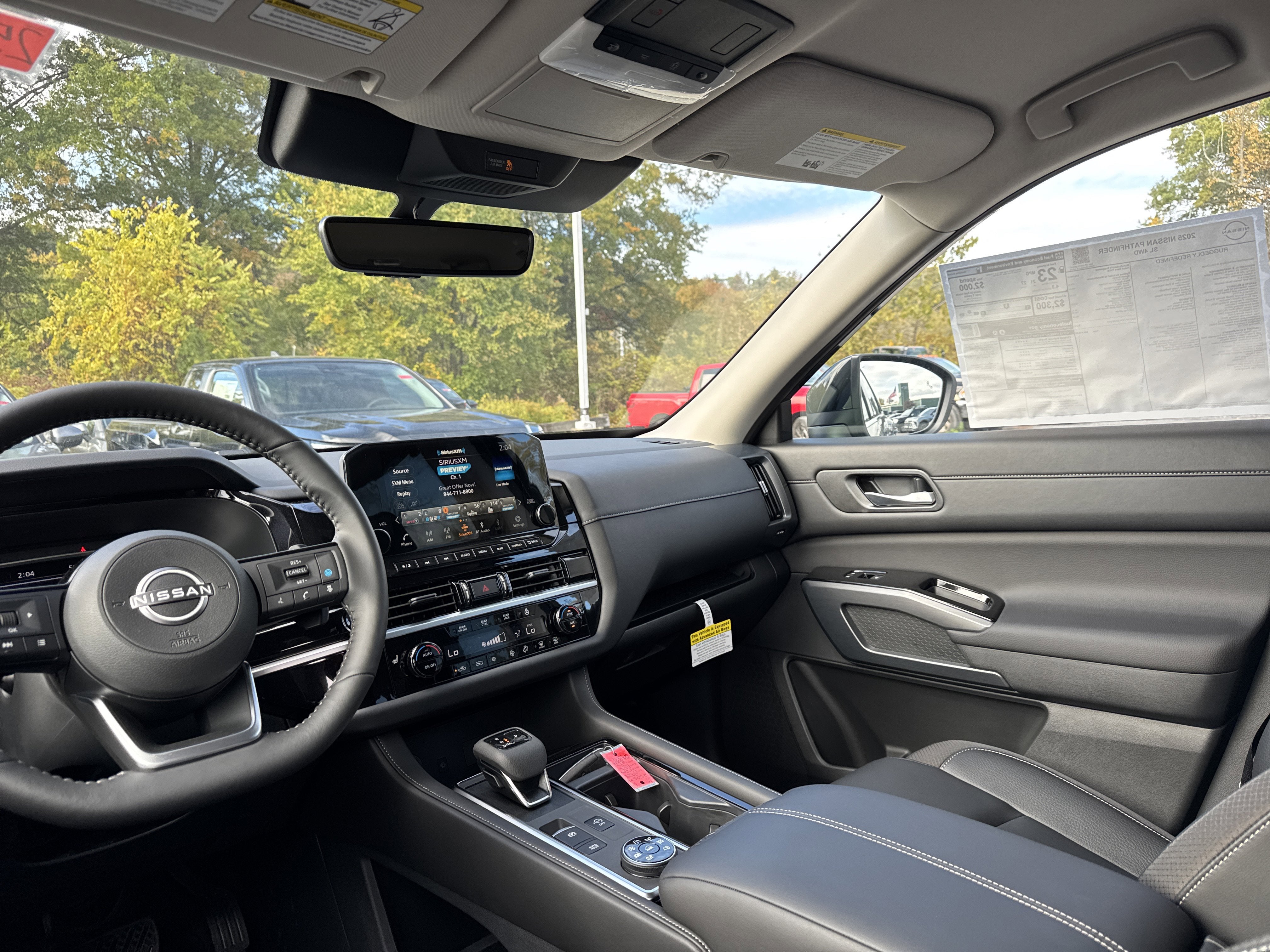 2025 Nissan Pathfinder SL