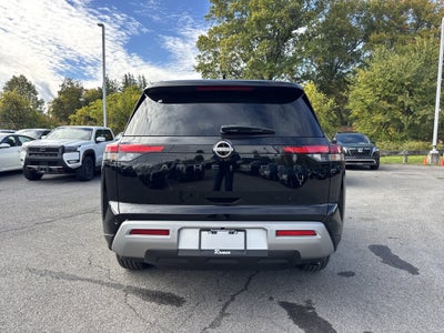2025 Nissan Pathfinder SL