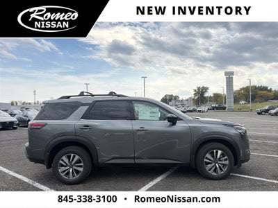 2026 Nissan Pathfinder SL