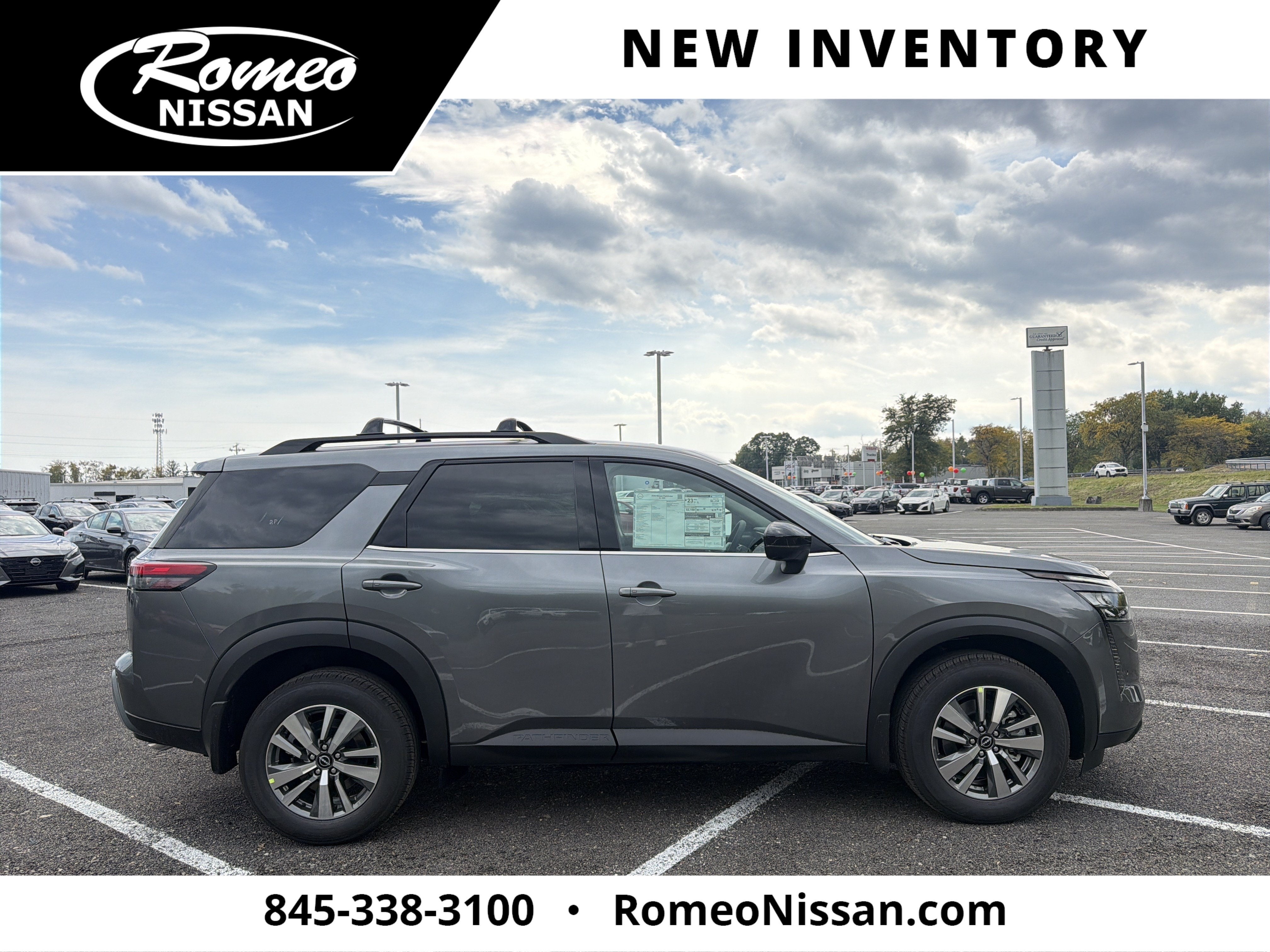 2026 Nissan Pathfinder SL
