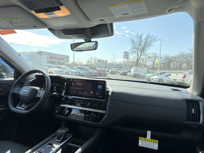 2026 Nissan Pathfinder SL