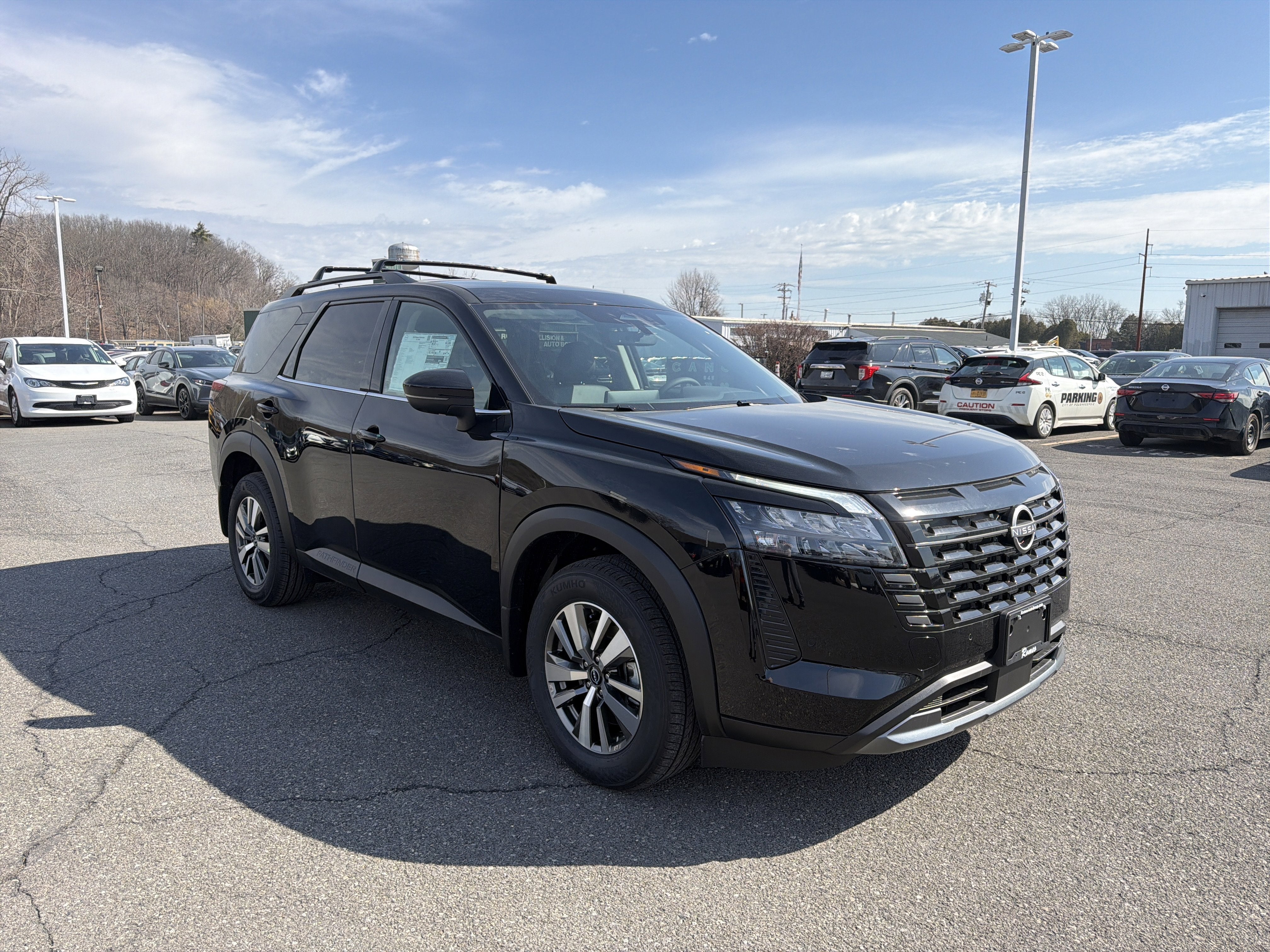 2026 Nissan Pathfinder SL