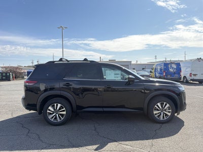 2026 Nissan Pathfinder SL