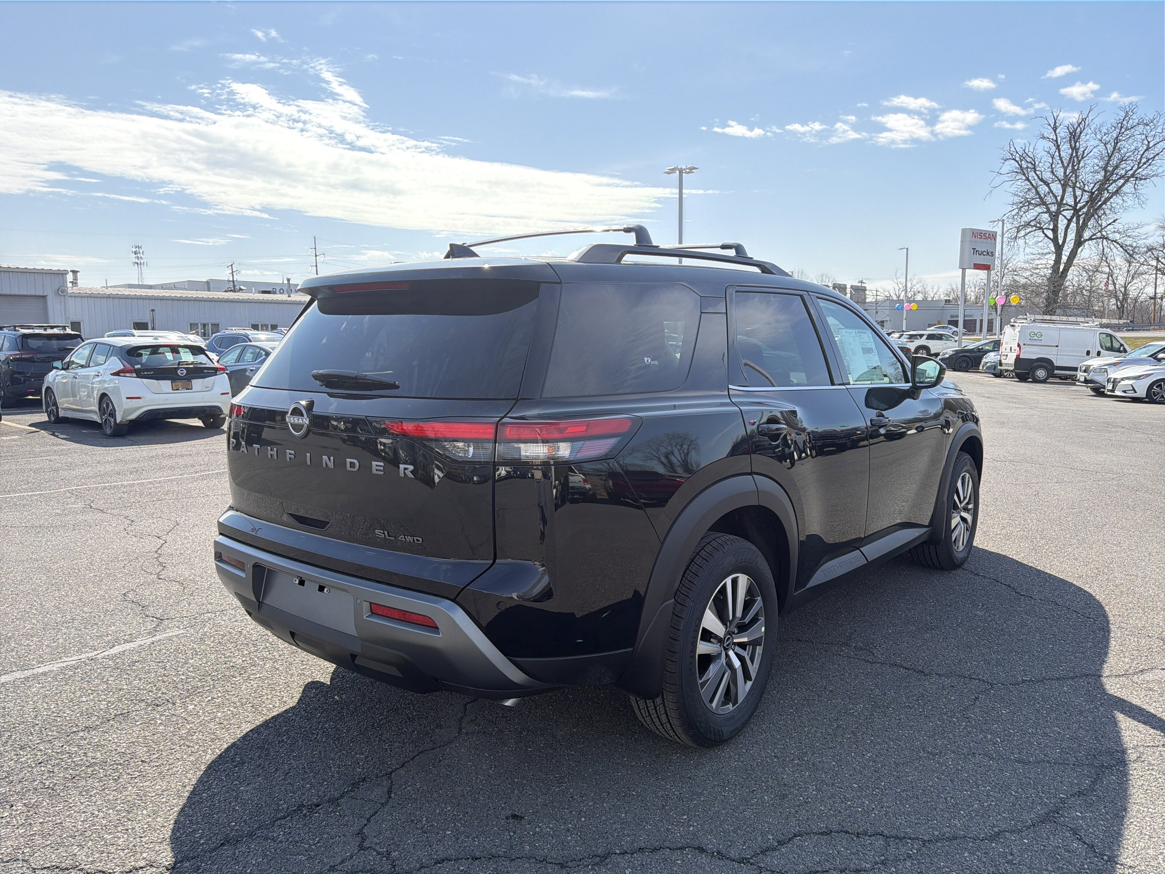 2026 Nissan Pathfinder SL