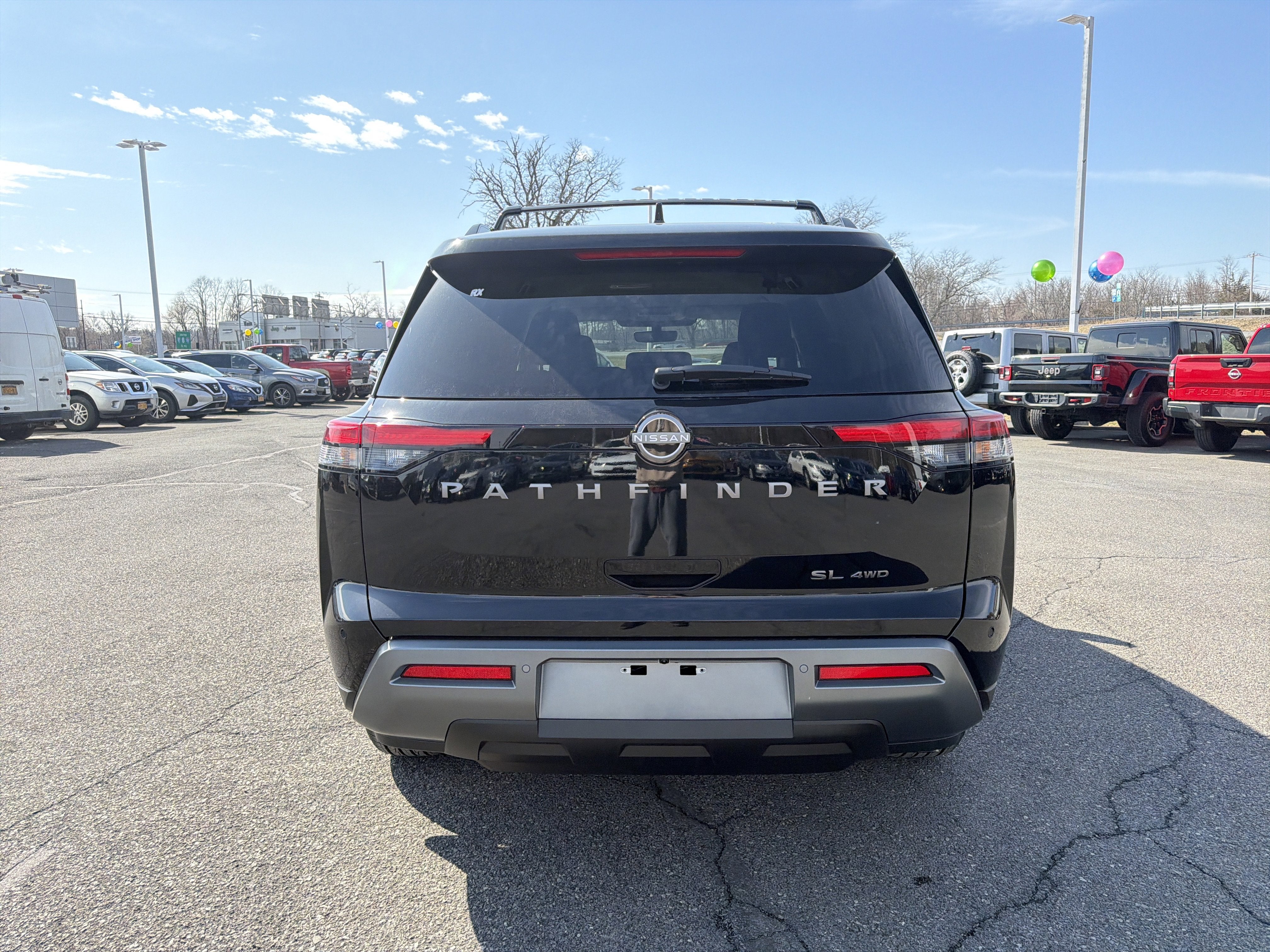 2026 Nissan Pathfinder SL