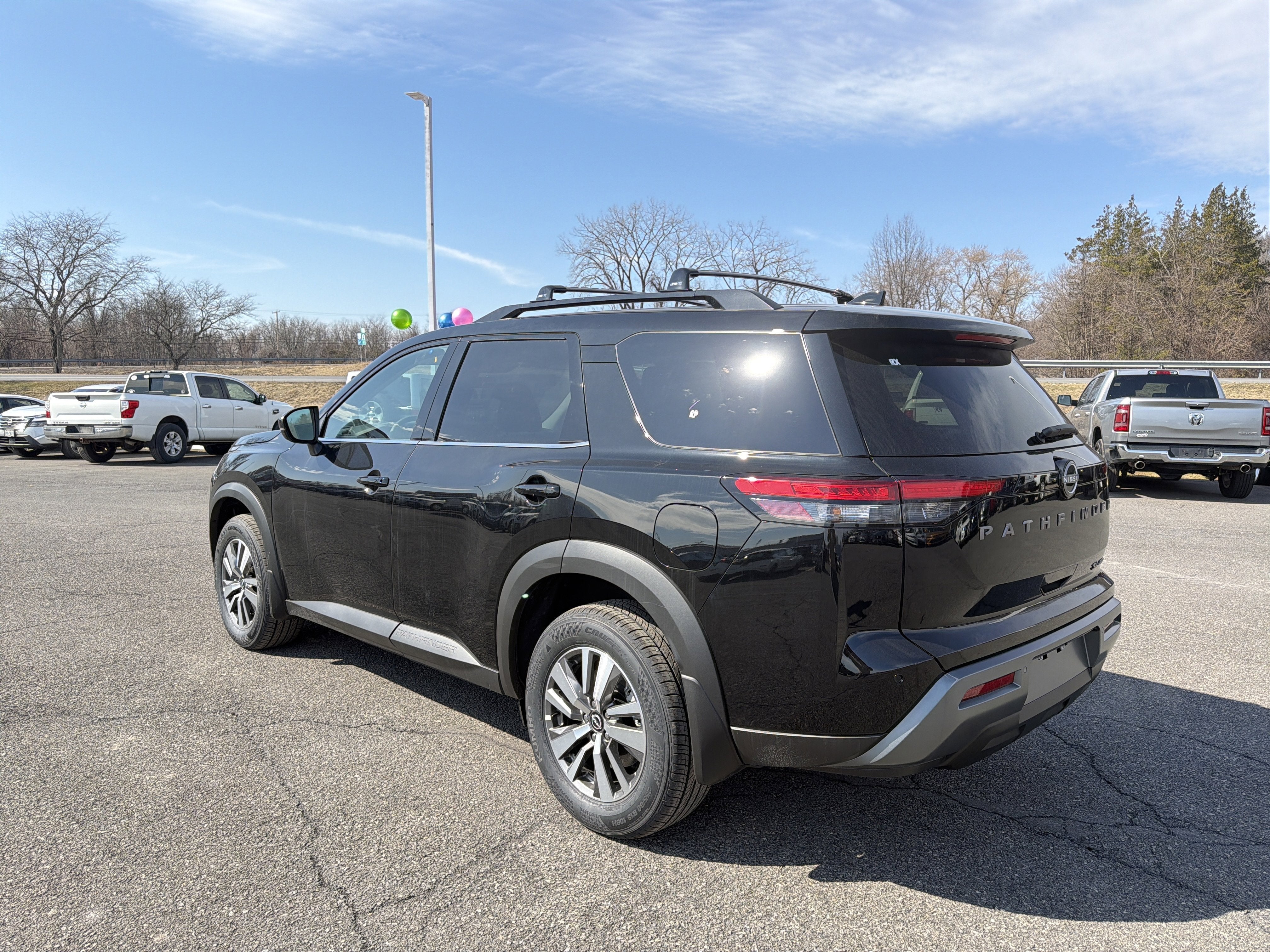 2026 Nissan Pathfinder SL