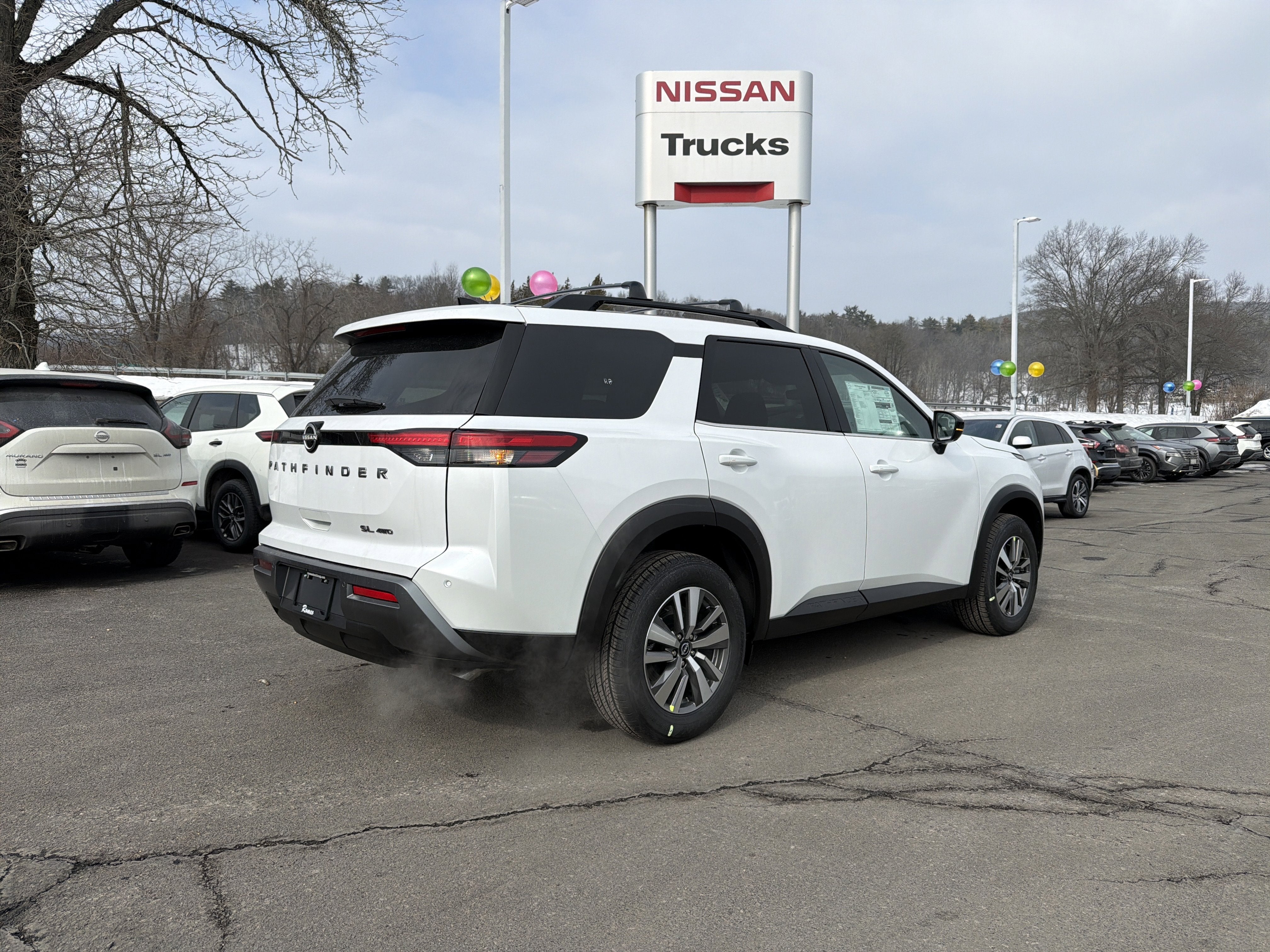 2026 Nissan Pathfinder SL