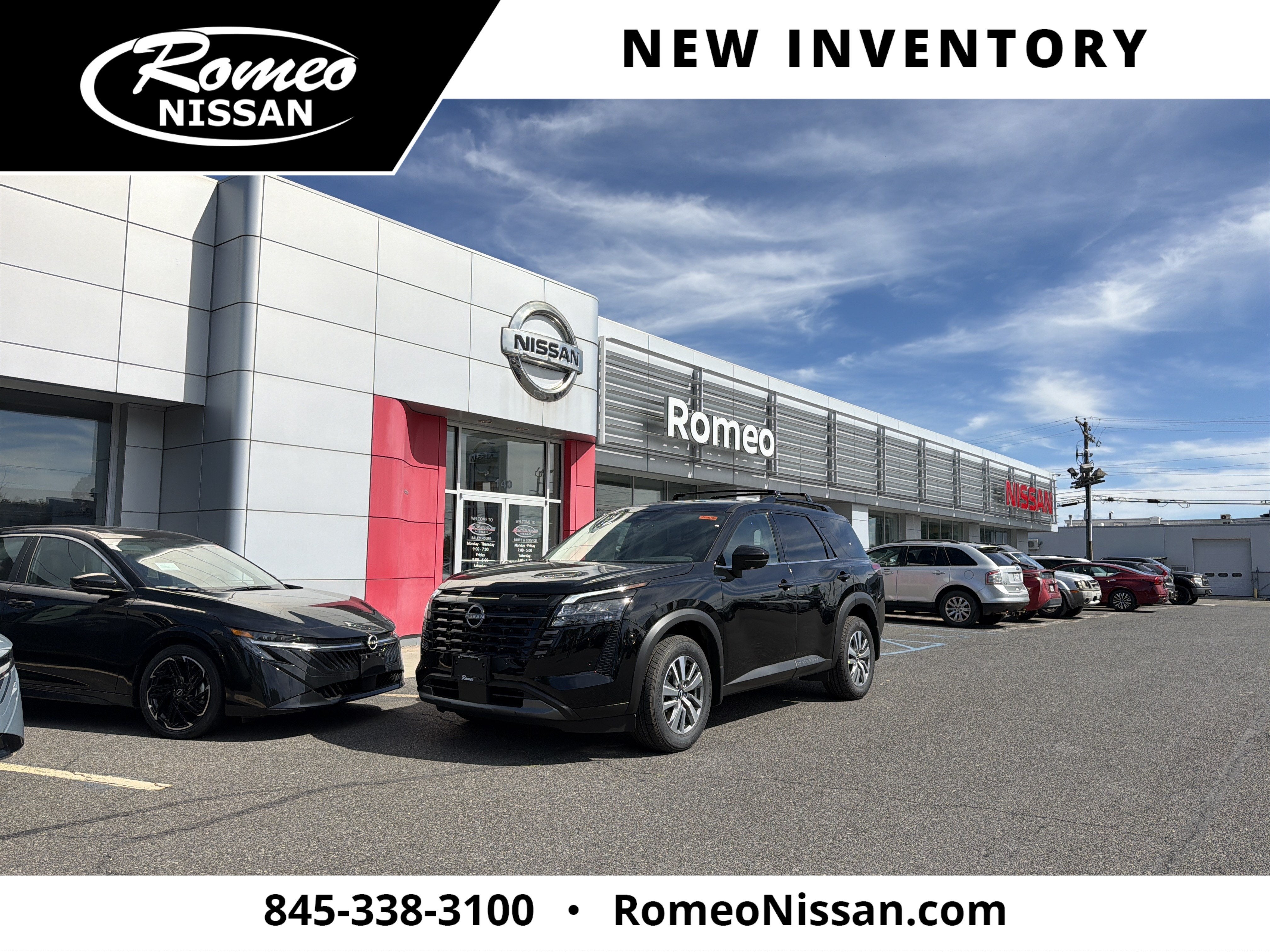2026 Nissan Pathfinder SL