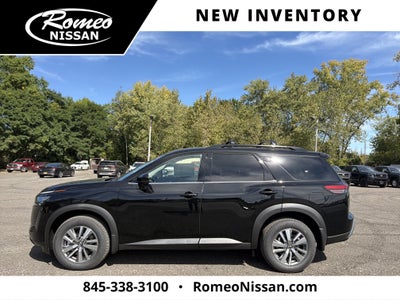 2026 Nissan Pathfinder SL