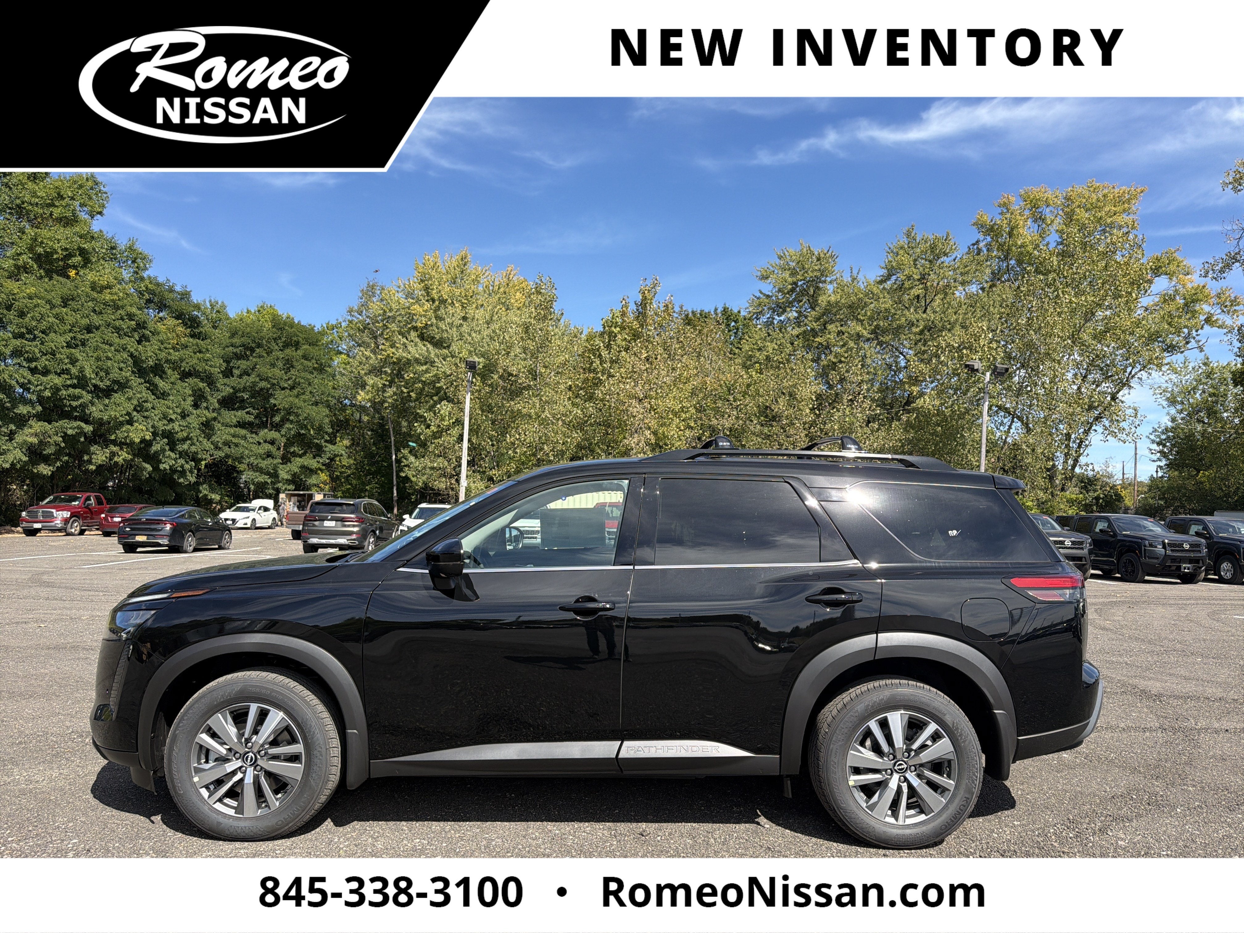 2026 Nissan Pathfinder SL