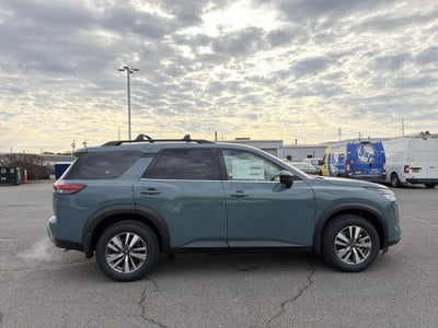 2026 Nissan Pathfinder SL