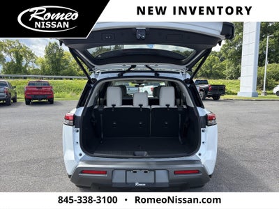 2026 Nissan Pathfinder SL