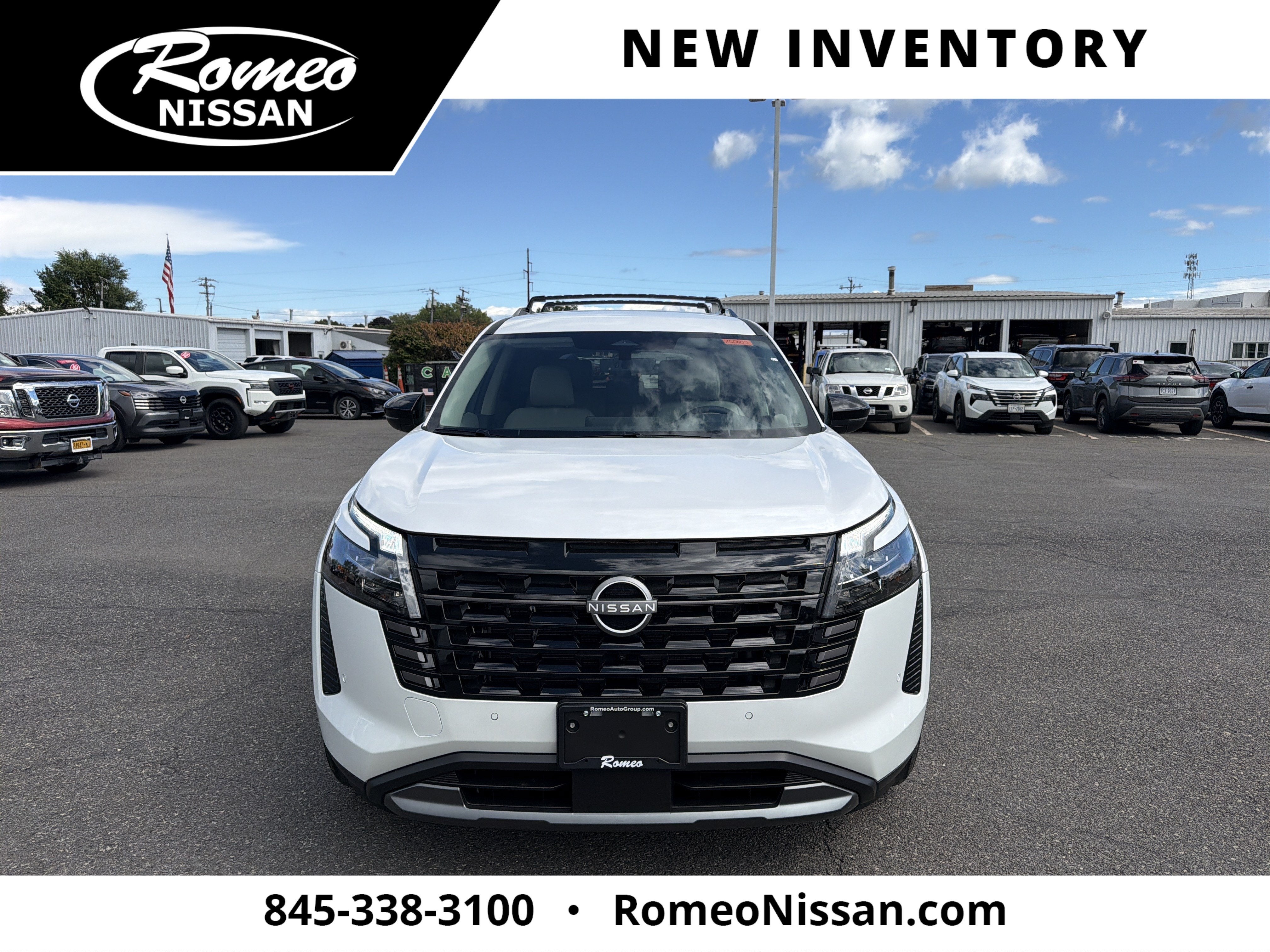 2026 Nissan Pathfinder SL