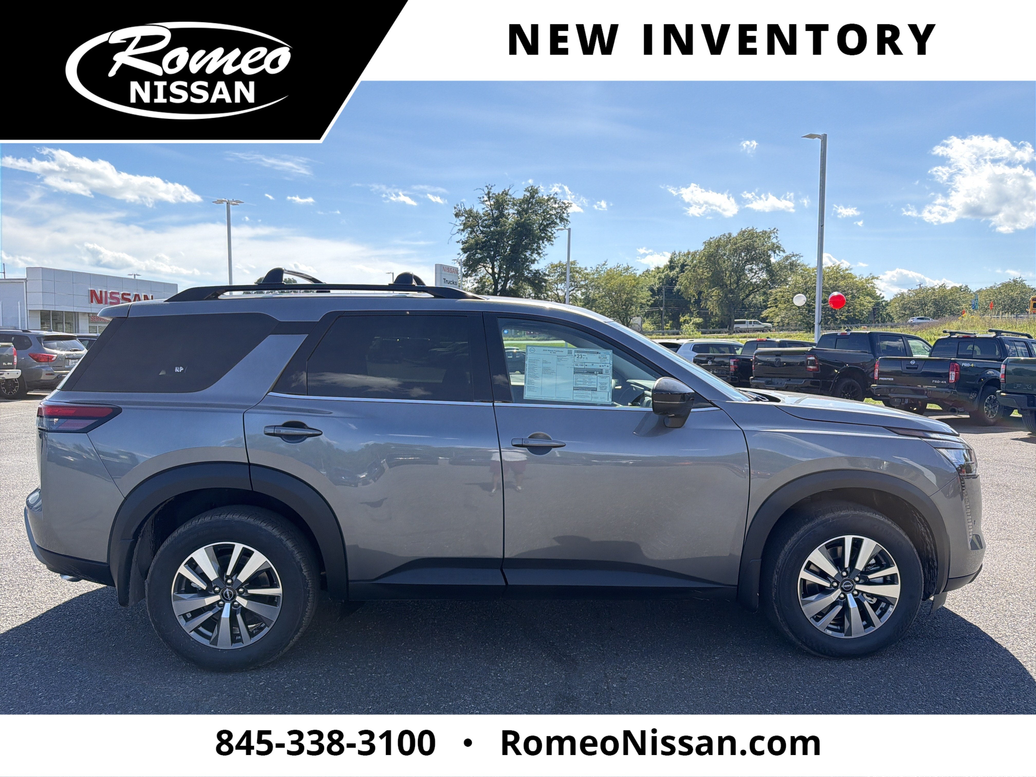 2026 Nissan Pathfinder SL