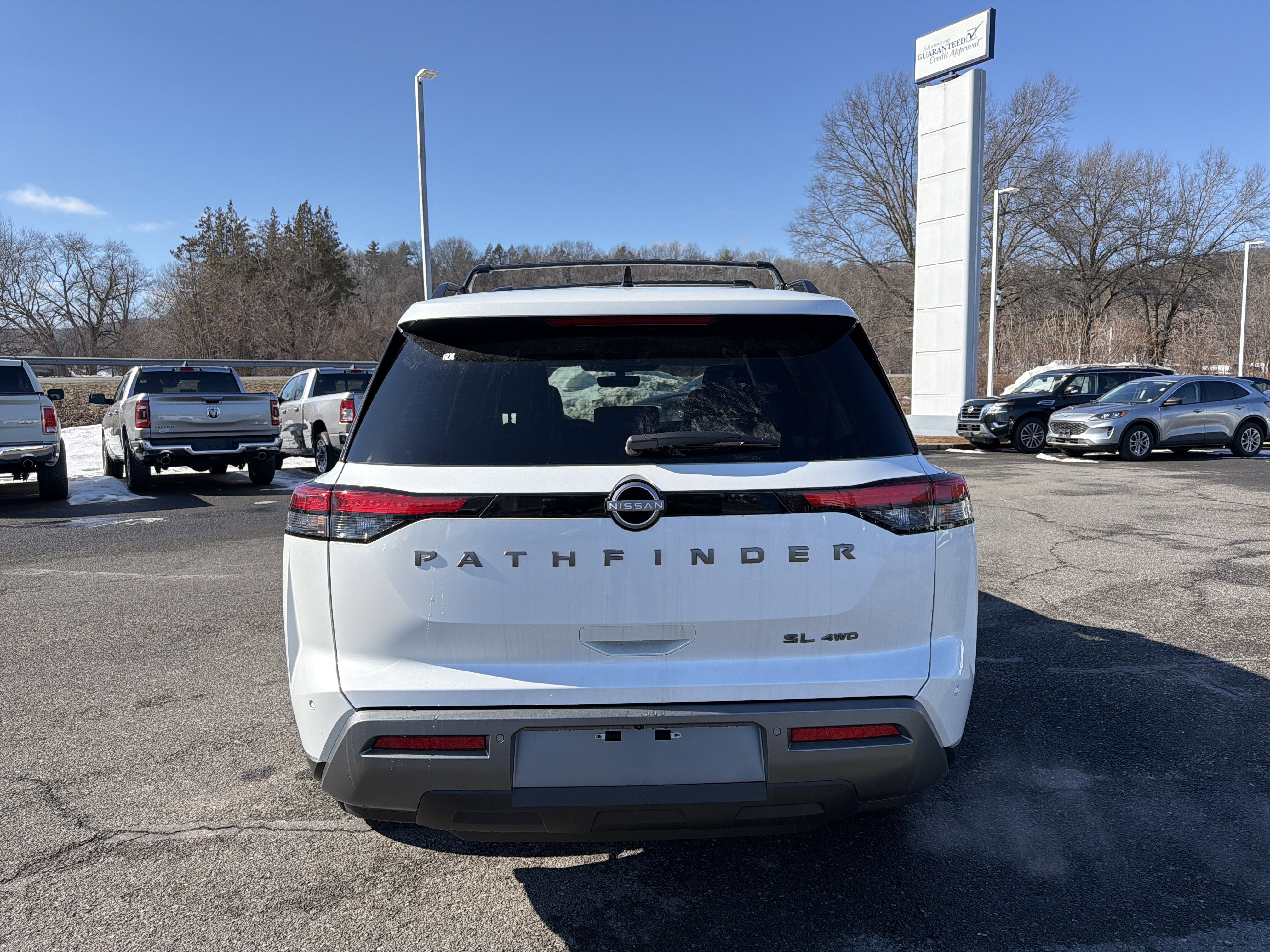 2026 Nissan Pathfinder SL