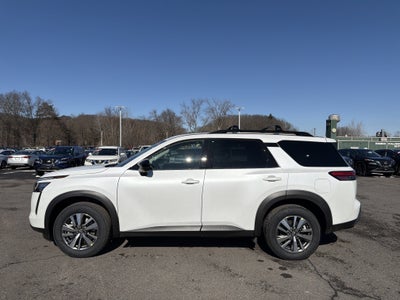 2026 Nissan Pathfinder SL