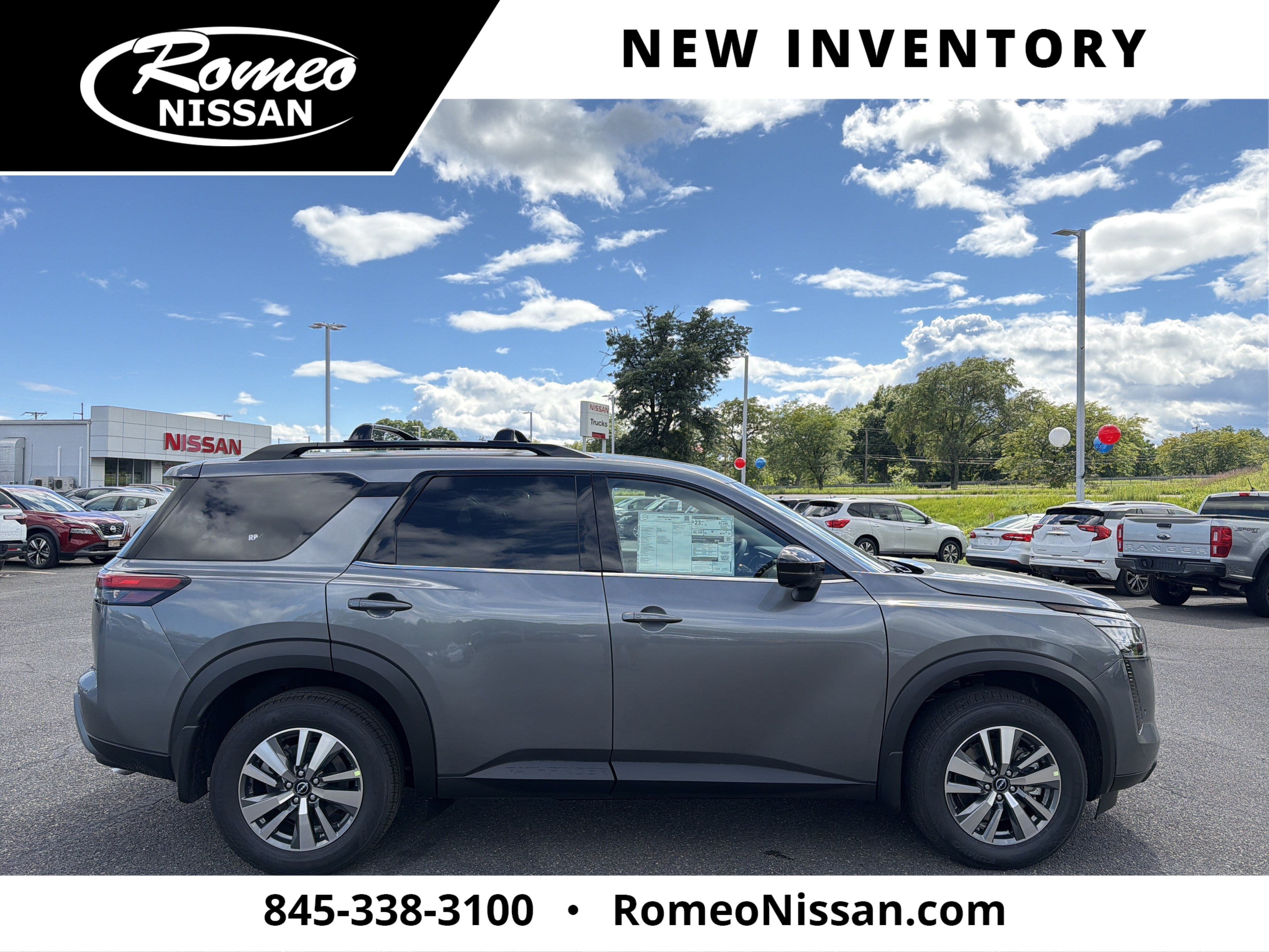 2026 Nissan Pathfinder SL
