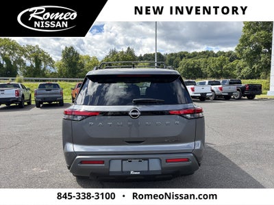 2026 Nissan Pathfinder SL
