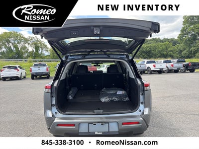 2026 Nissan Pathfinder SL