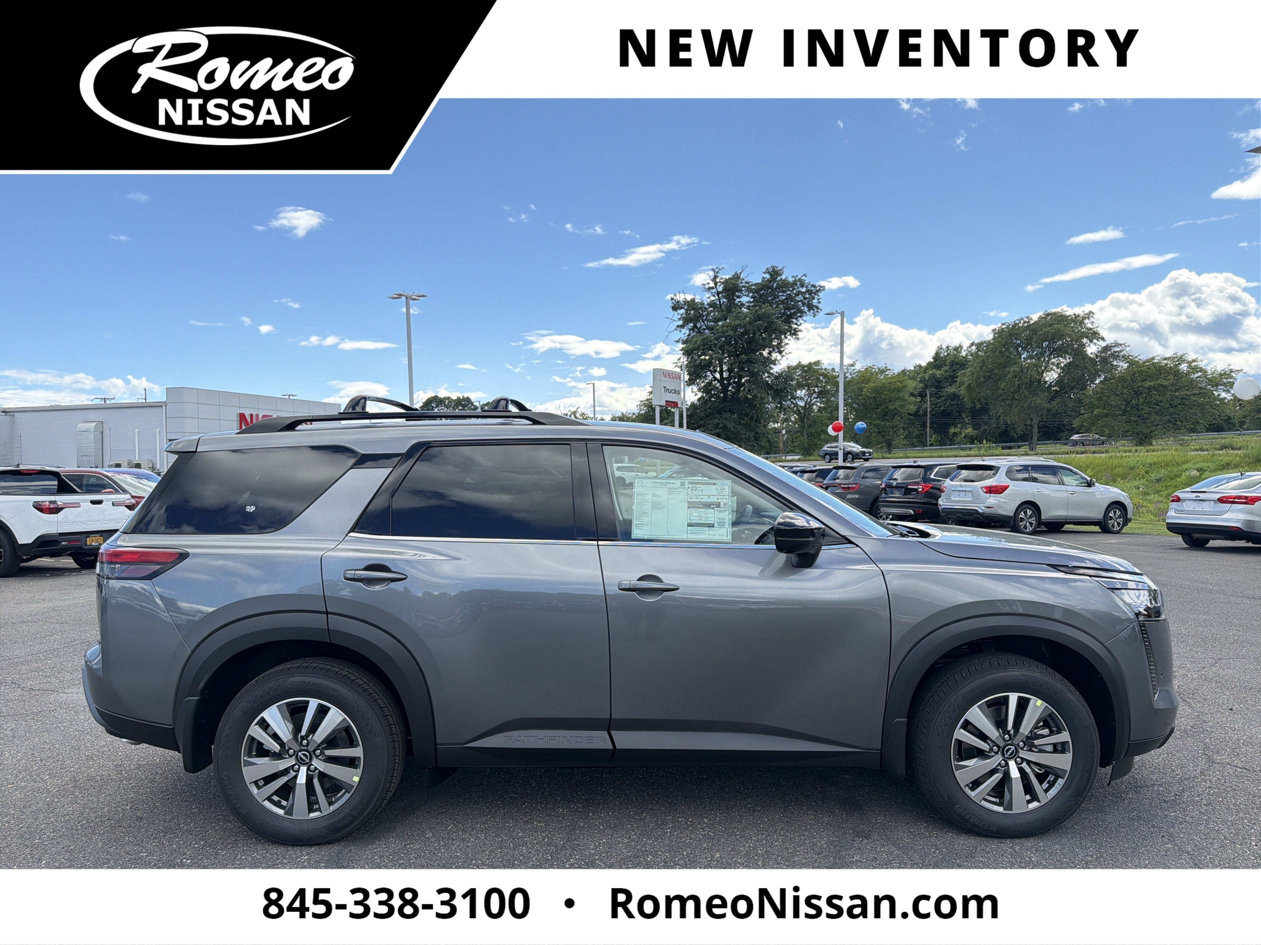 2026 Nissan Pathfinder SL