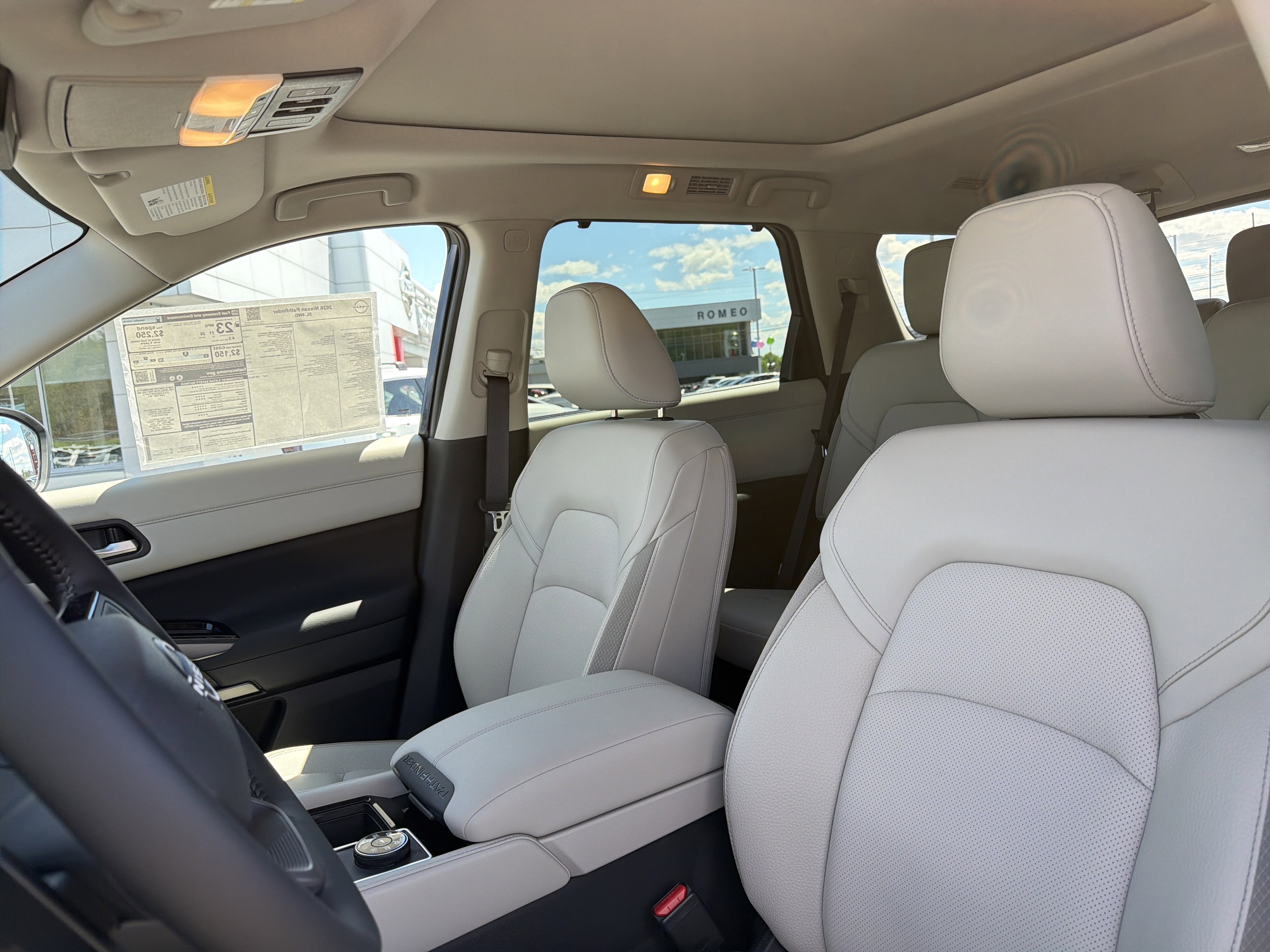 2026 Nissan Pathfinder SL