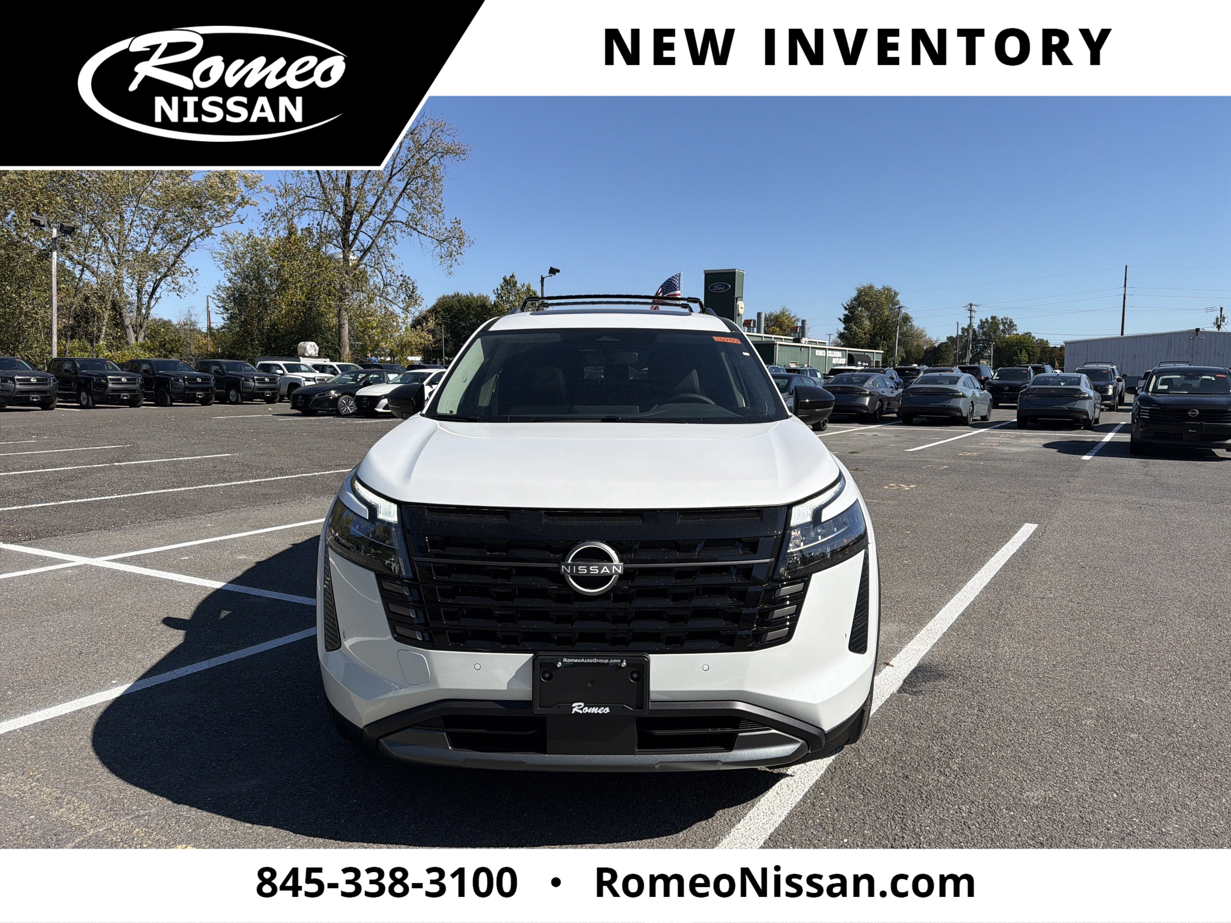 2026 Nissan Pathfinder SL