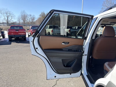 2026 Nissan Pathfinder Platinum