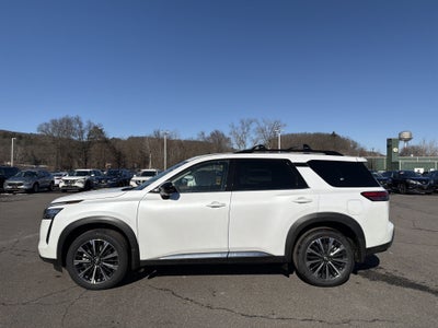 2026 Nissan Pathfinder Platinum