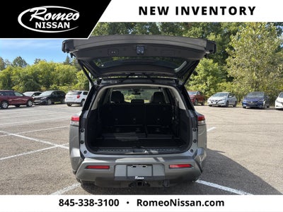 2026 Nissan Pathfinder Platinum