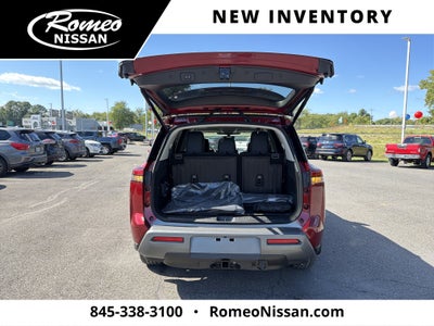2026 Nissan Pathfinder Platinum