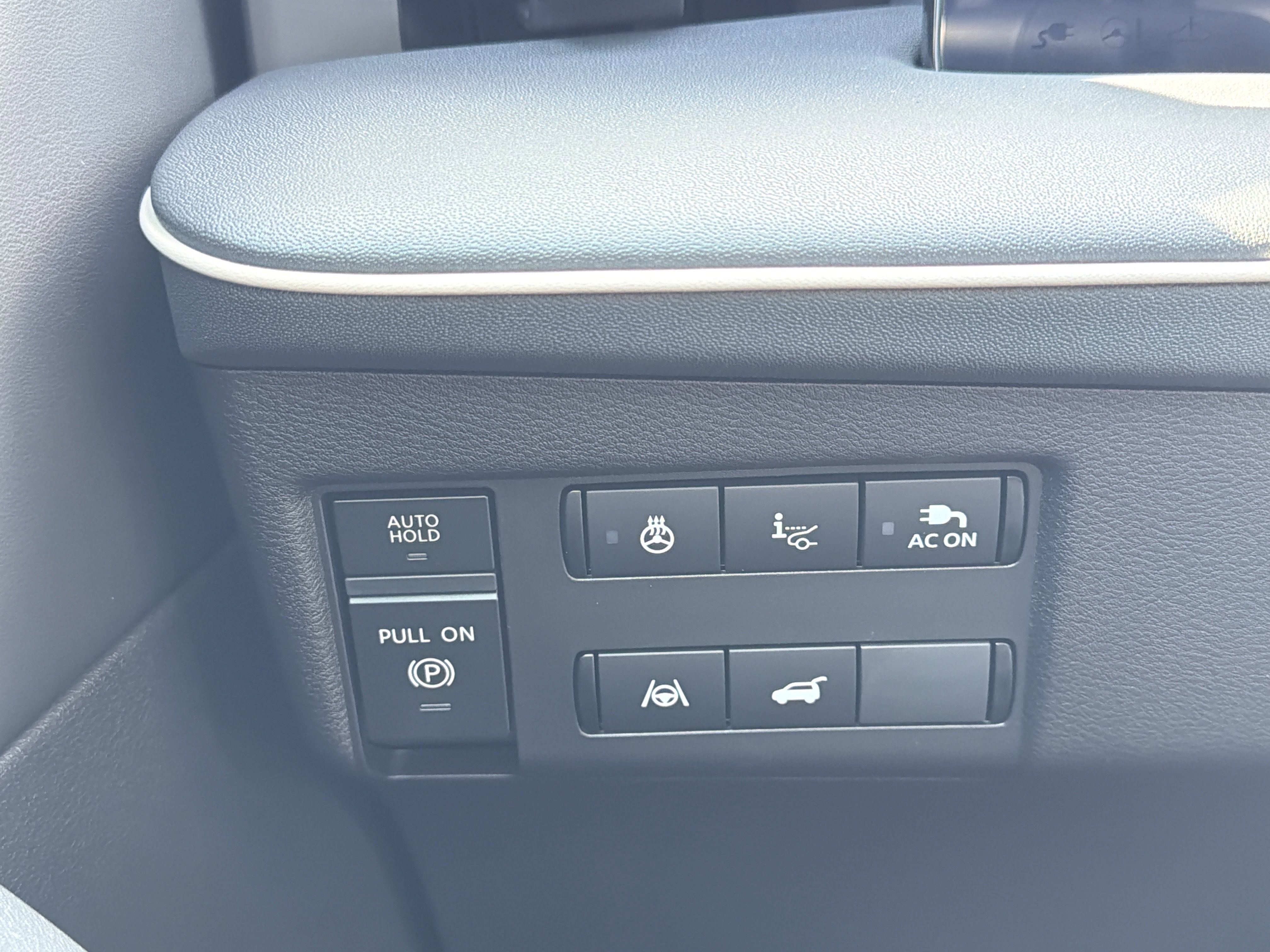 2026 Nissan LEAF PLATINUM+