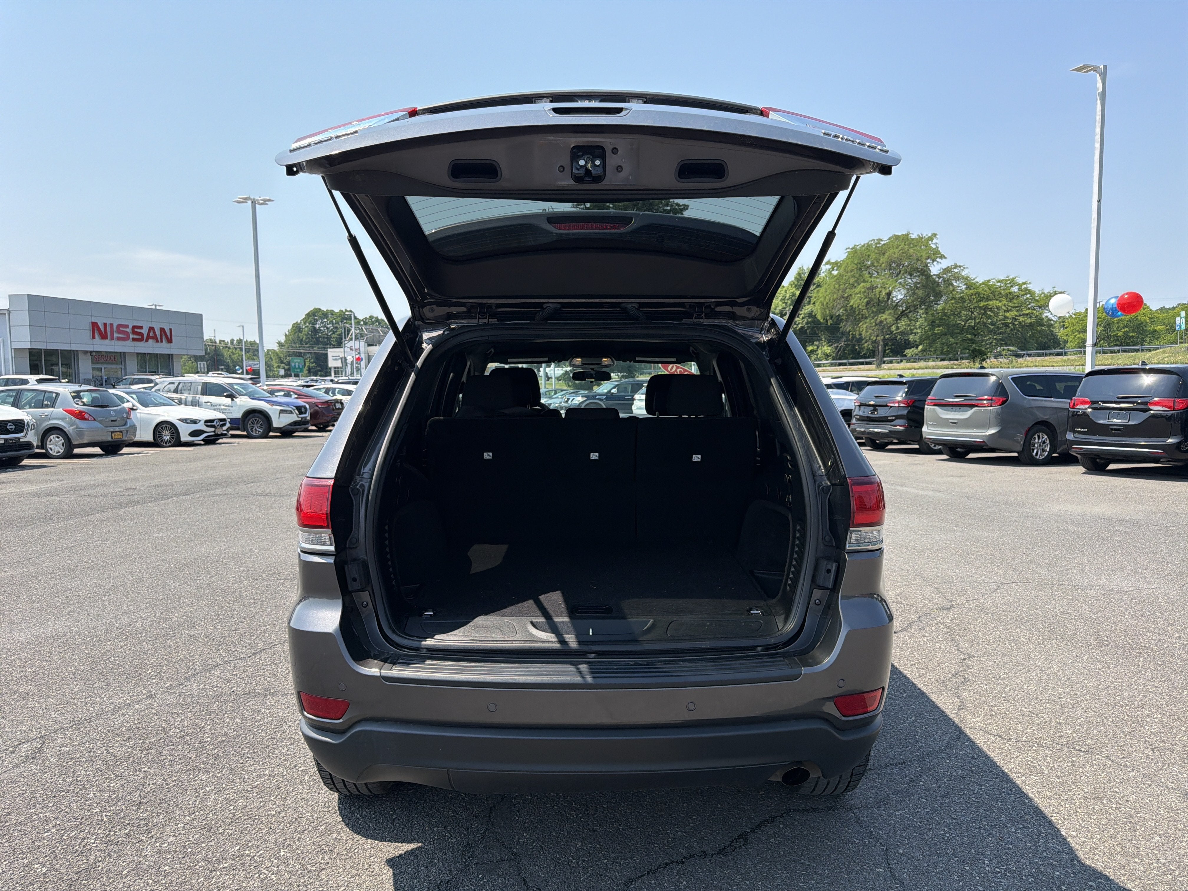 2020 Jeep Grand Cherokee Laredo E