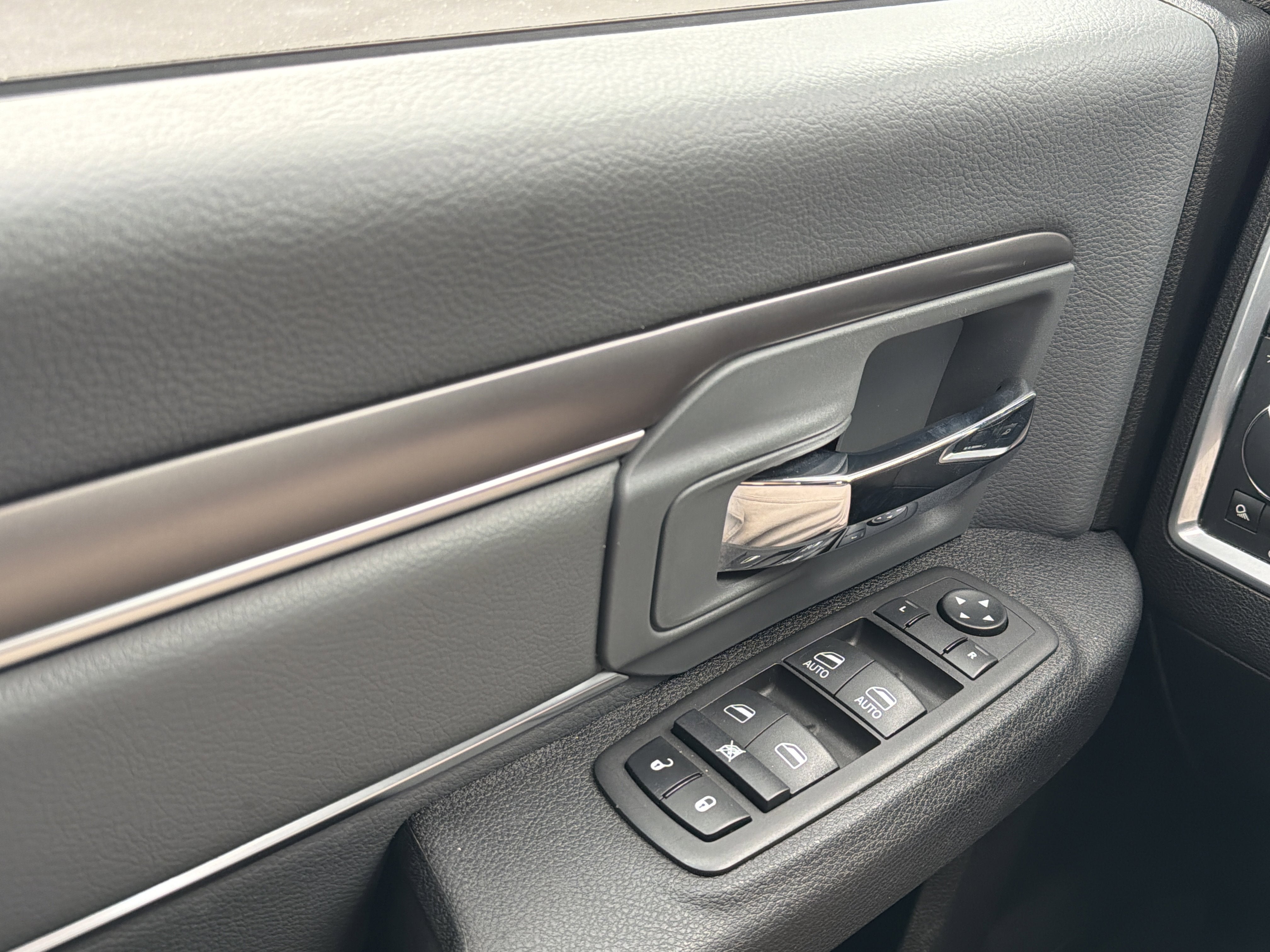 2024 RAM 1500 Classic SLT