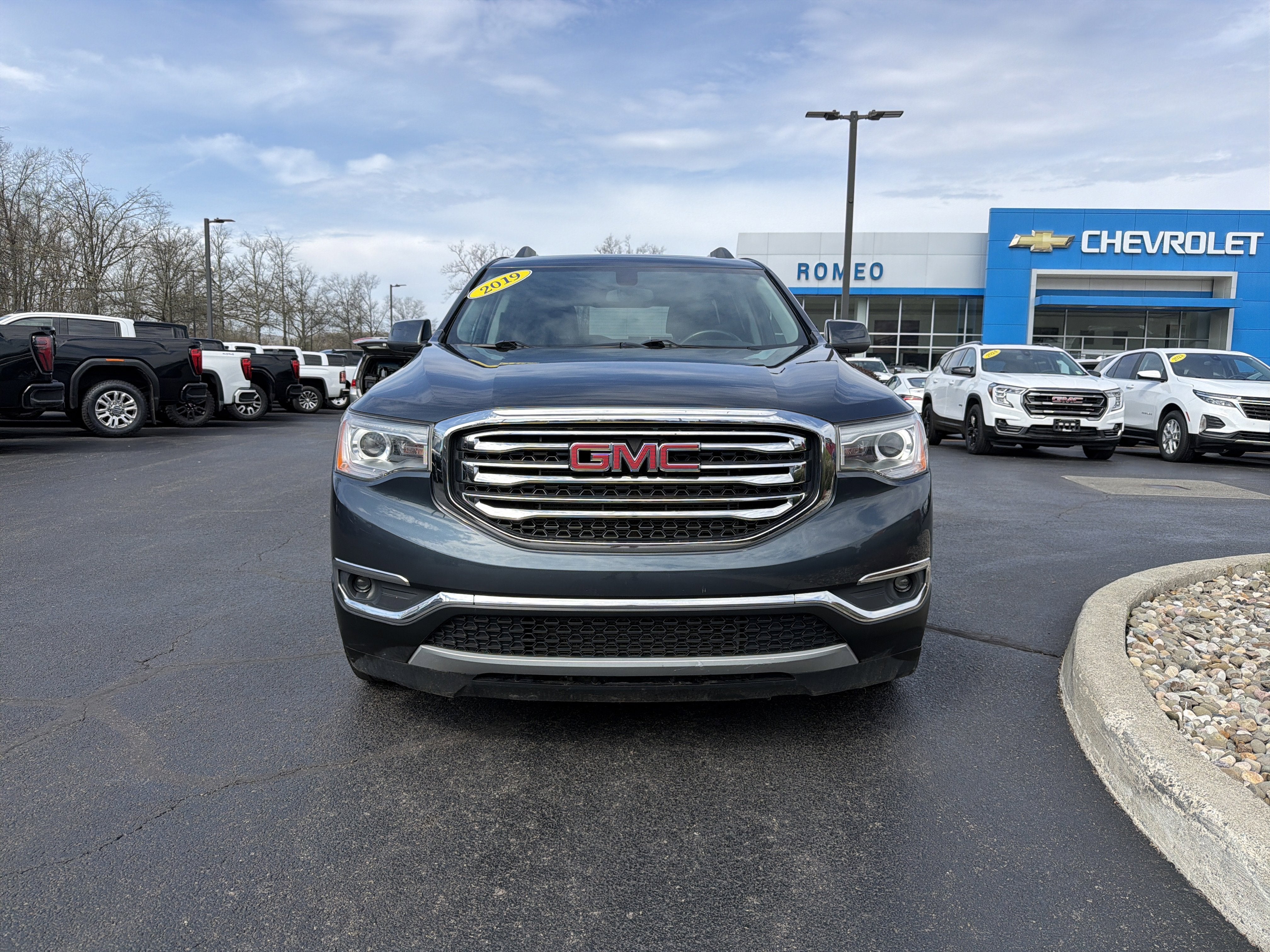 2019 GMC Acadia SLE-2