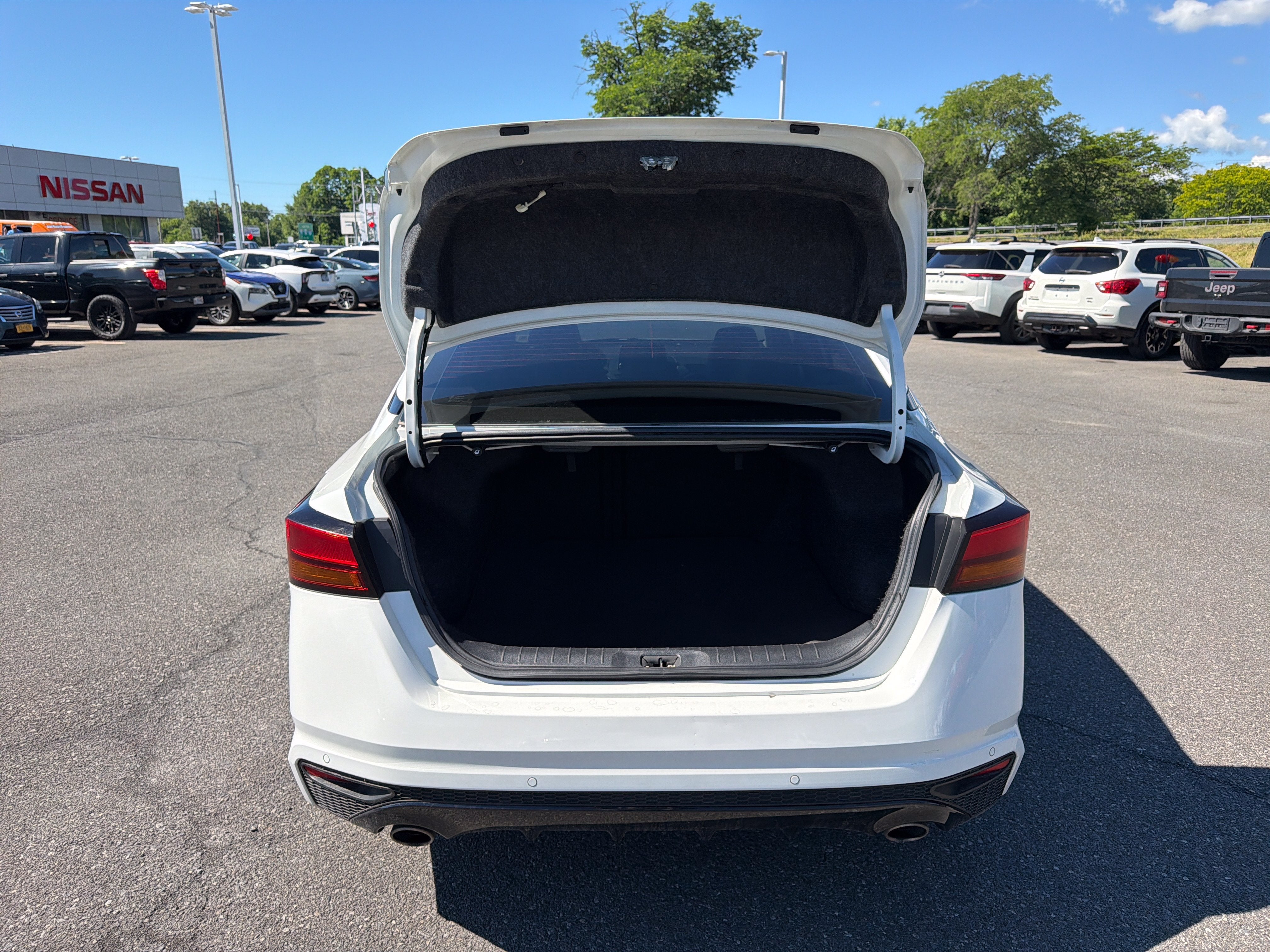 2023 Nissan Altima 2.5 SR