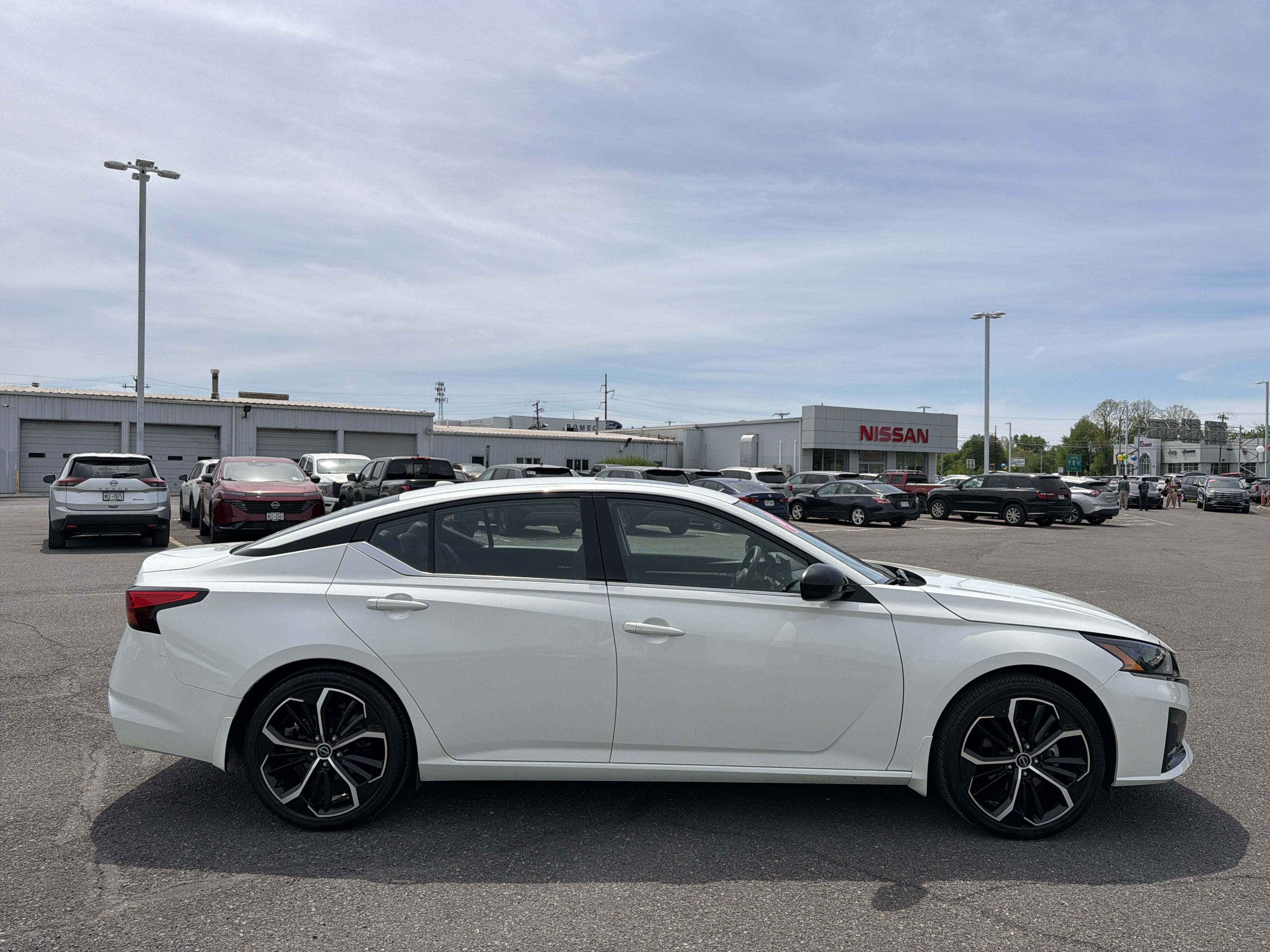 2024 Nissan Altima 2.5 SR