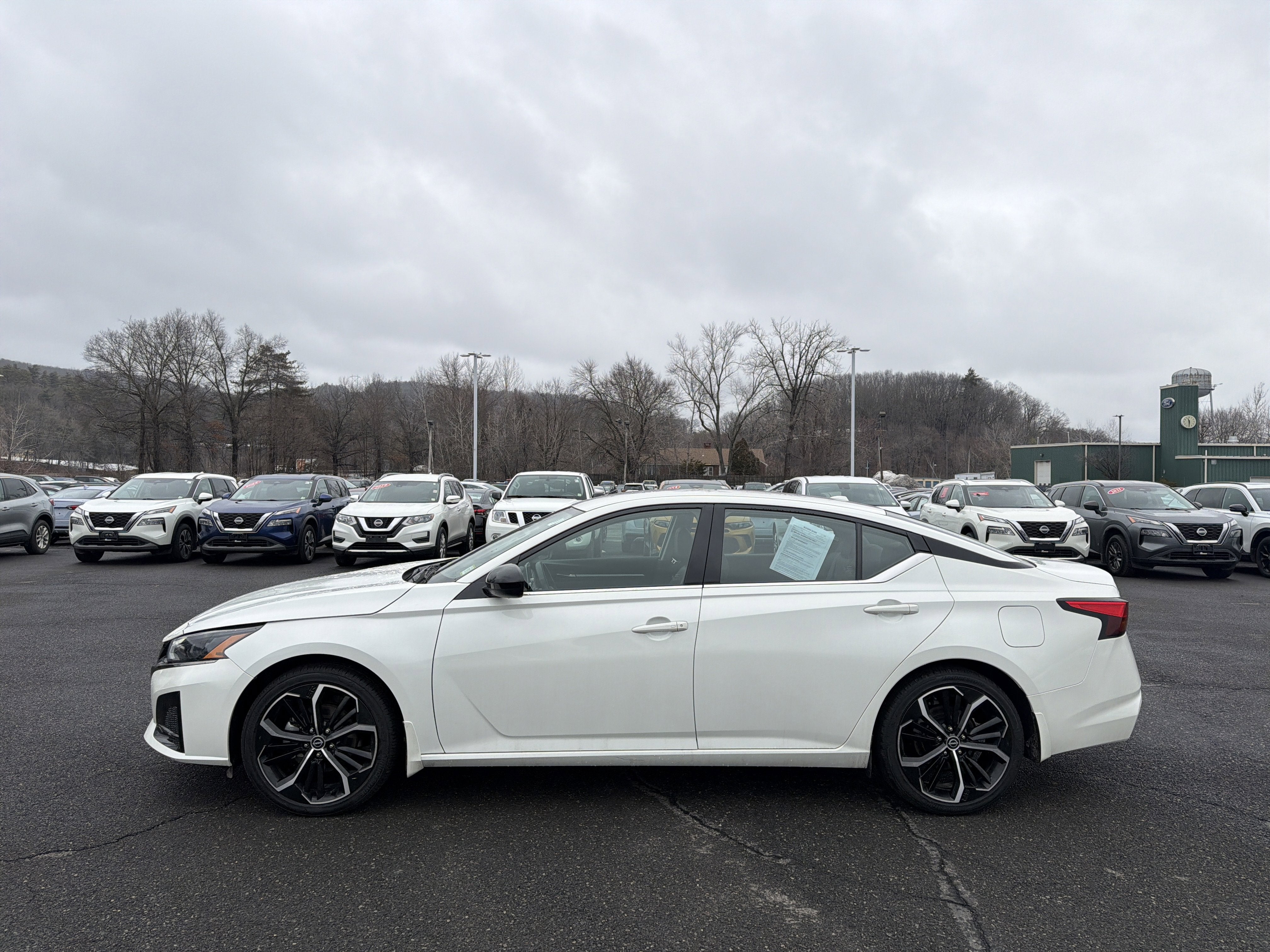 2024 Nissan Altima 2.5 SR