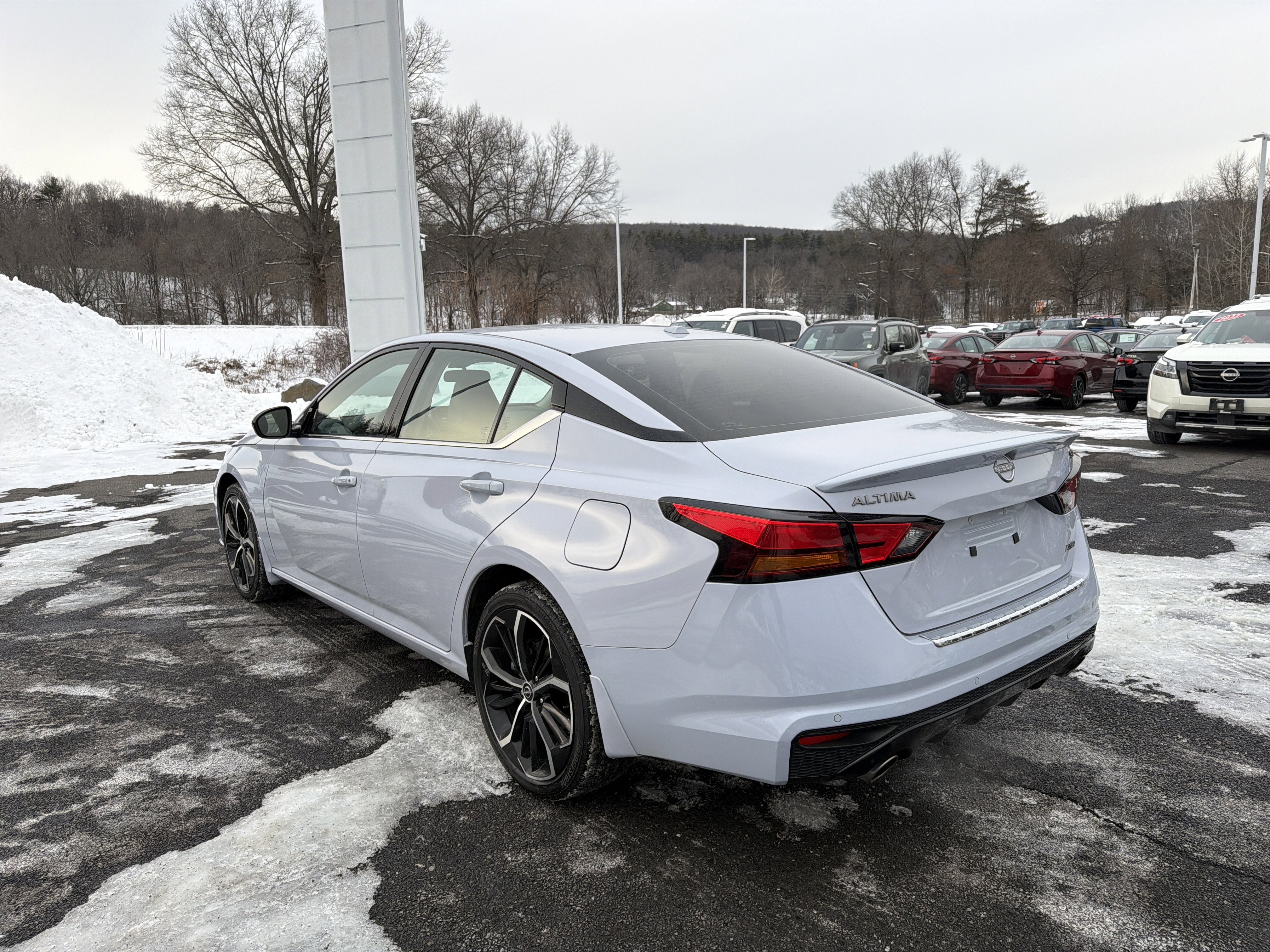 2023 Nissan Altima 2.5 SR