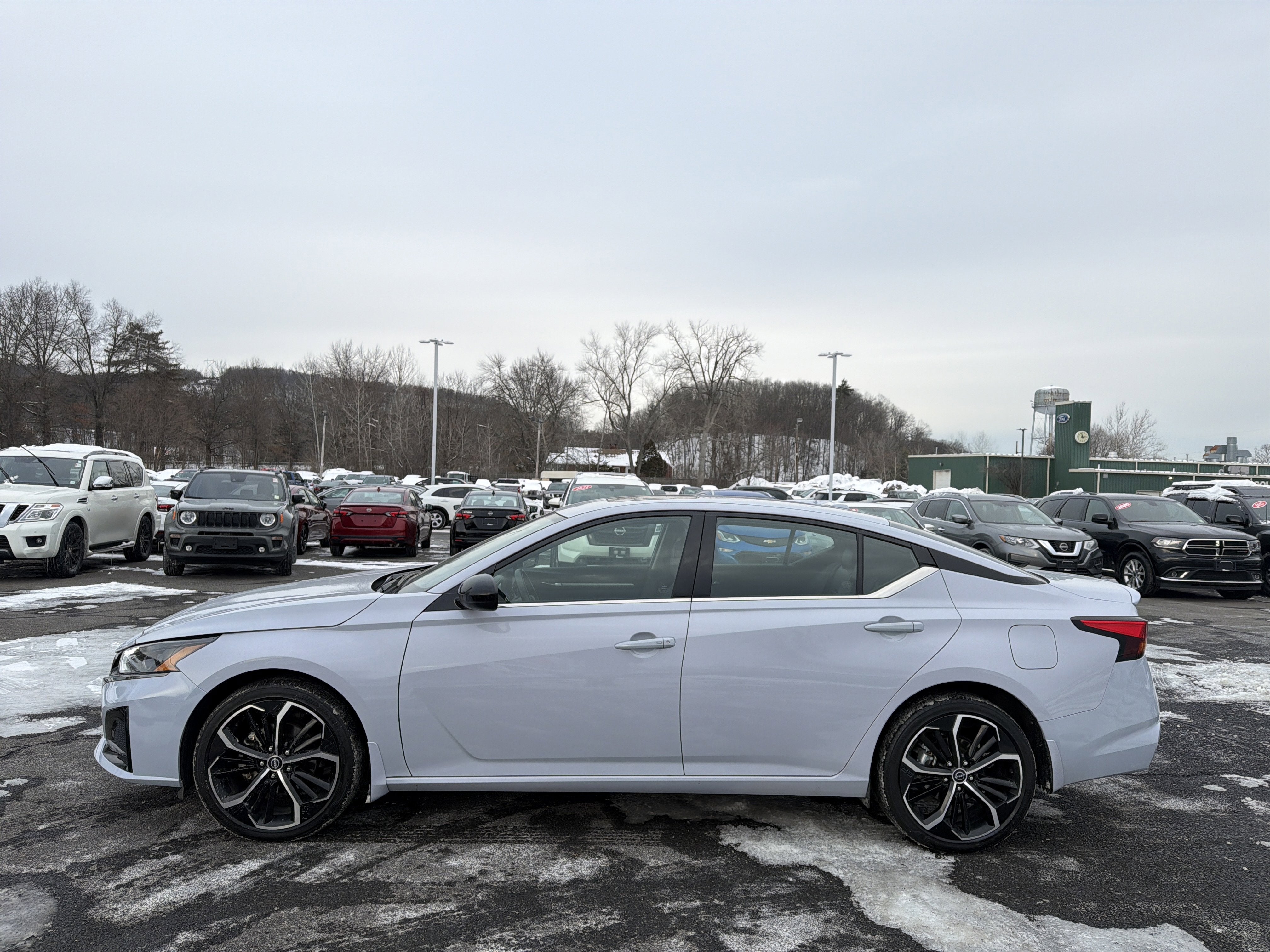 2023 Nissan Altima 2.5 SR