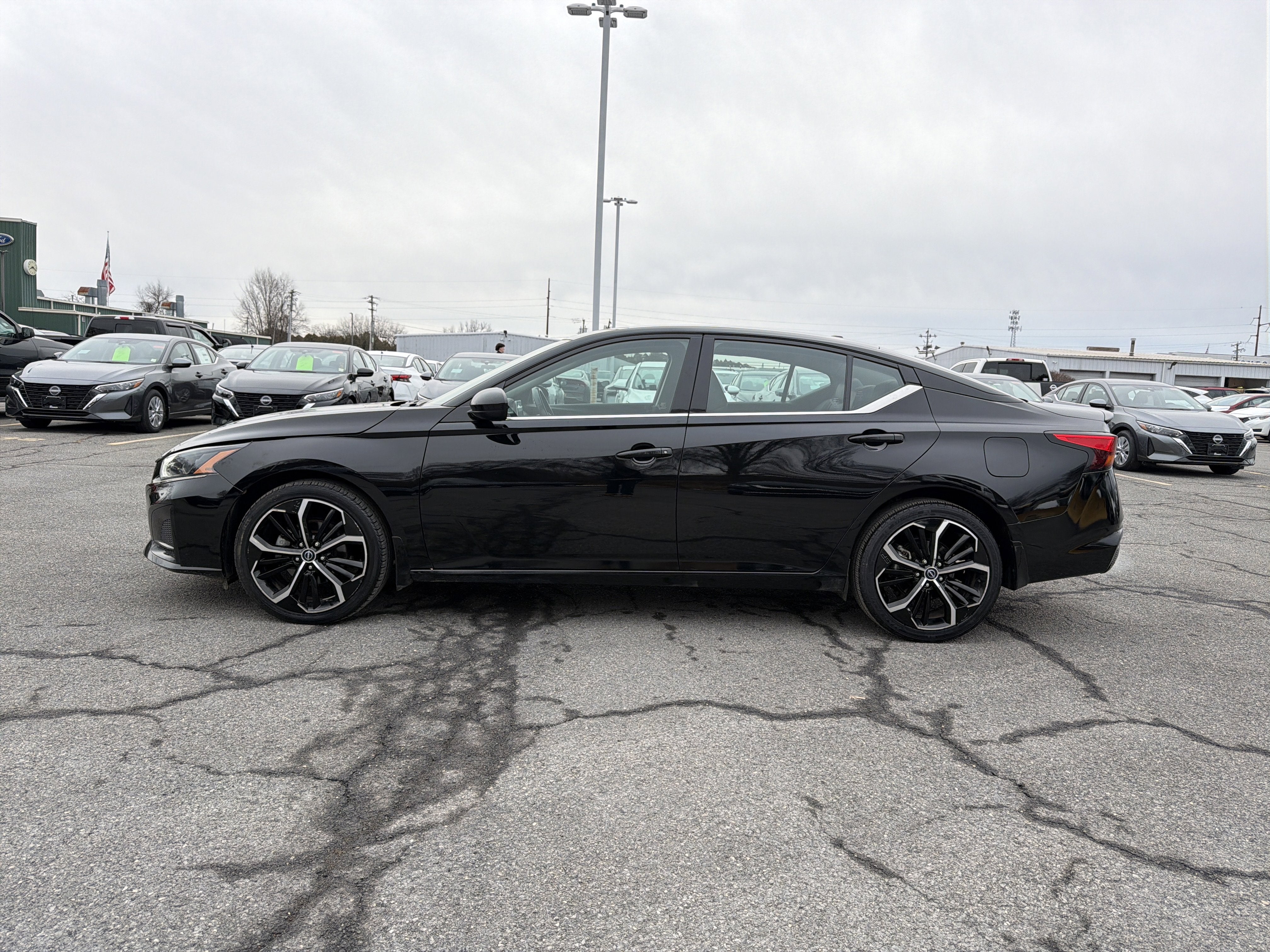 2023 Nissan Altima 2.5 SR