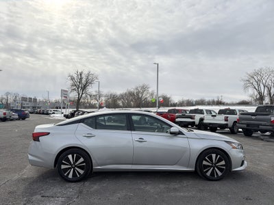 2022 Nissan Altima 2.5 SV