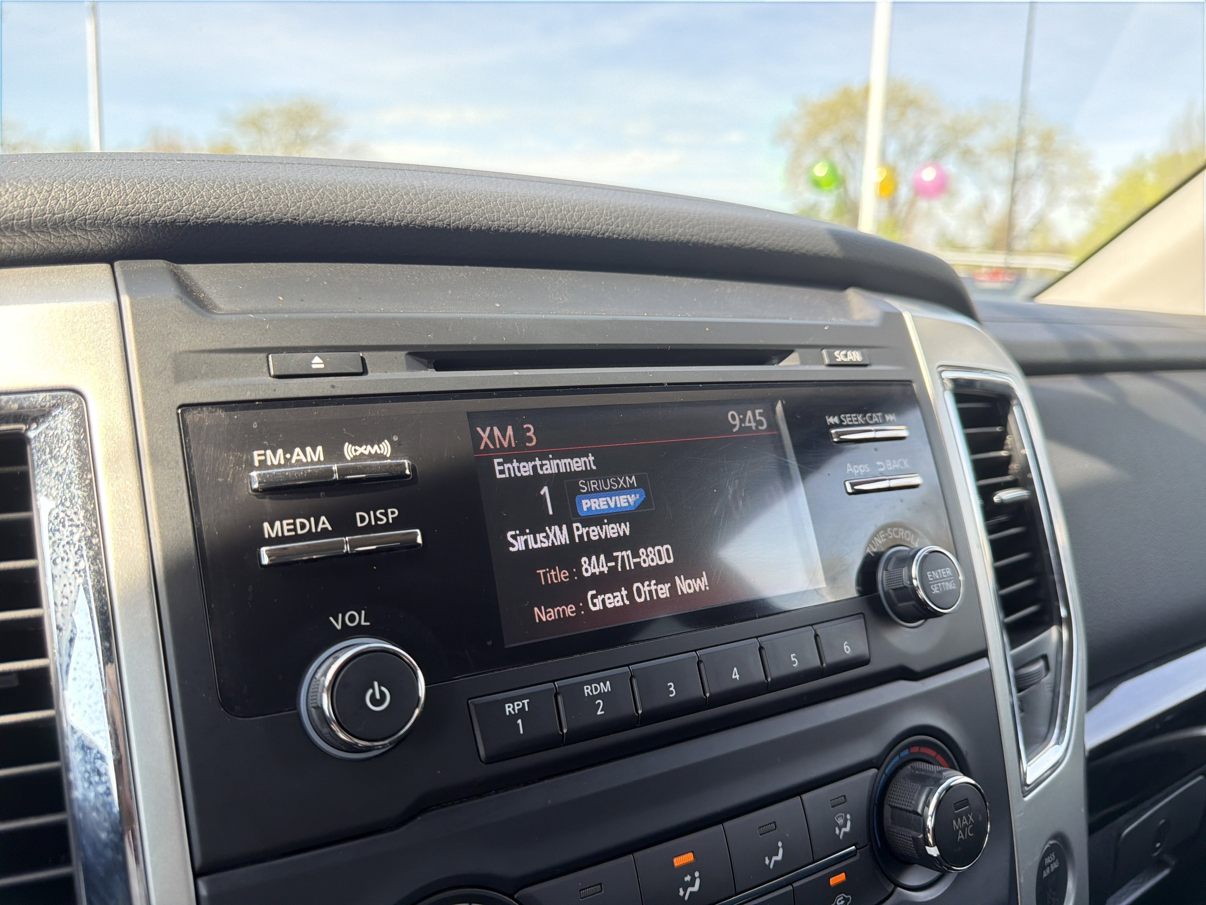 2017 Nissan Titan SV