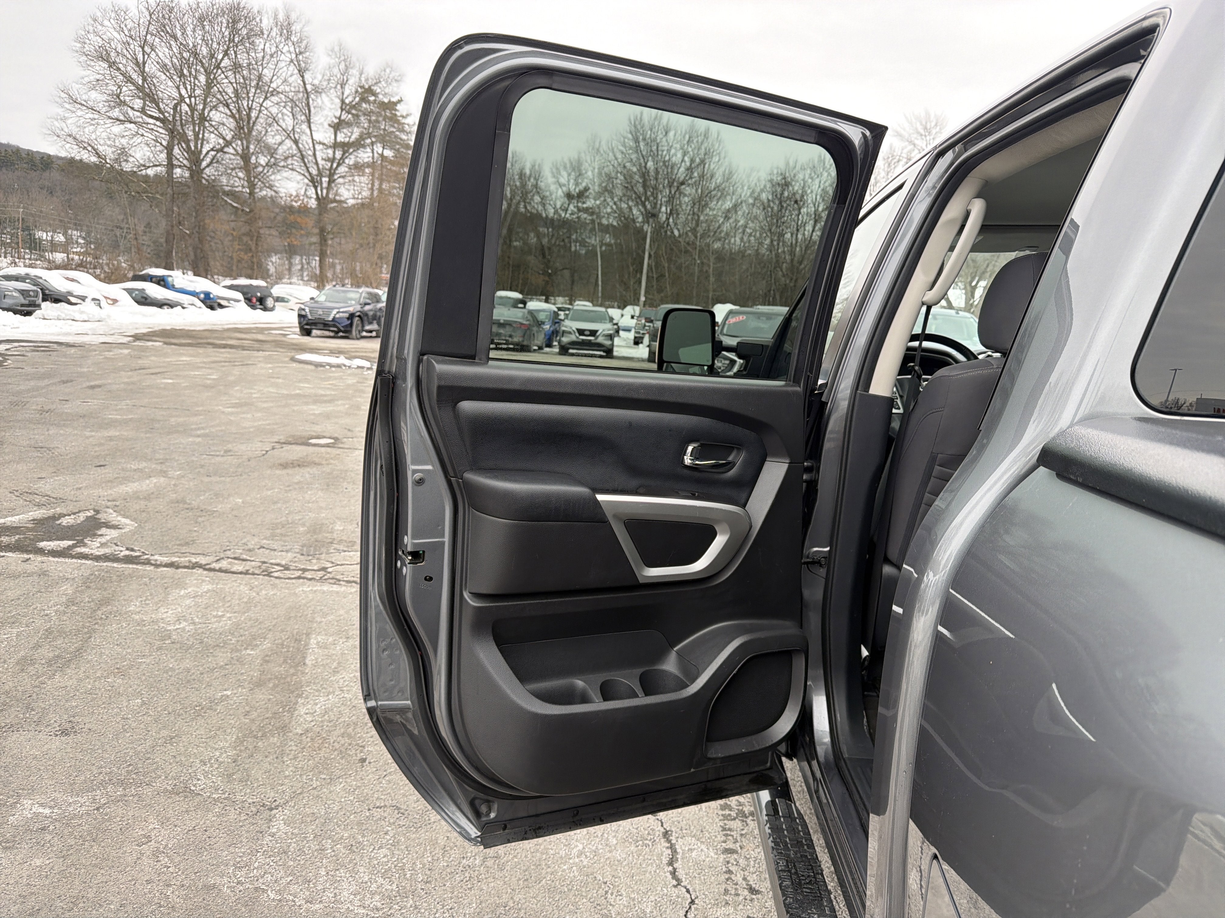 2020 Nissan Titan SV