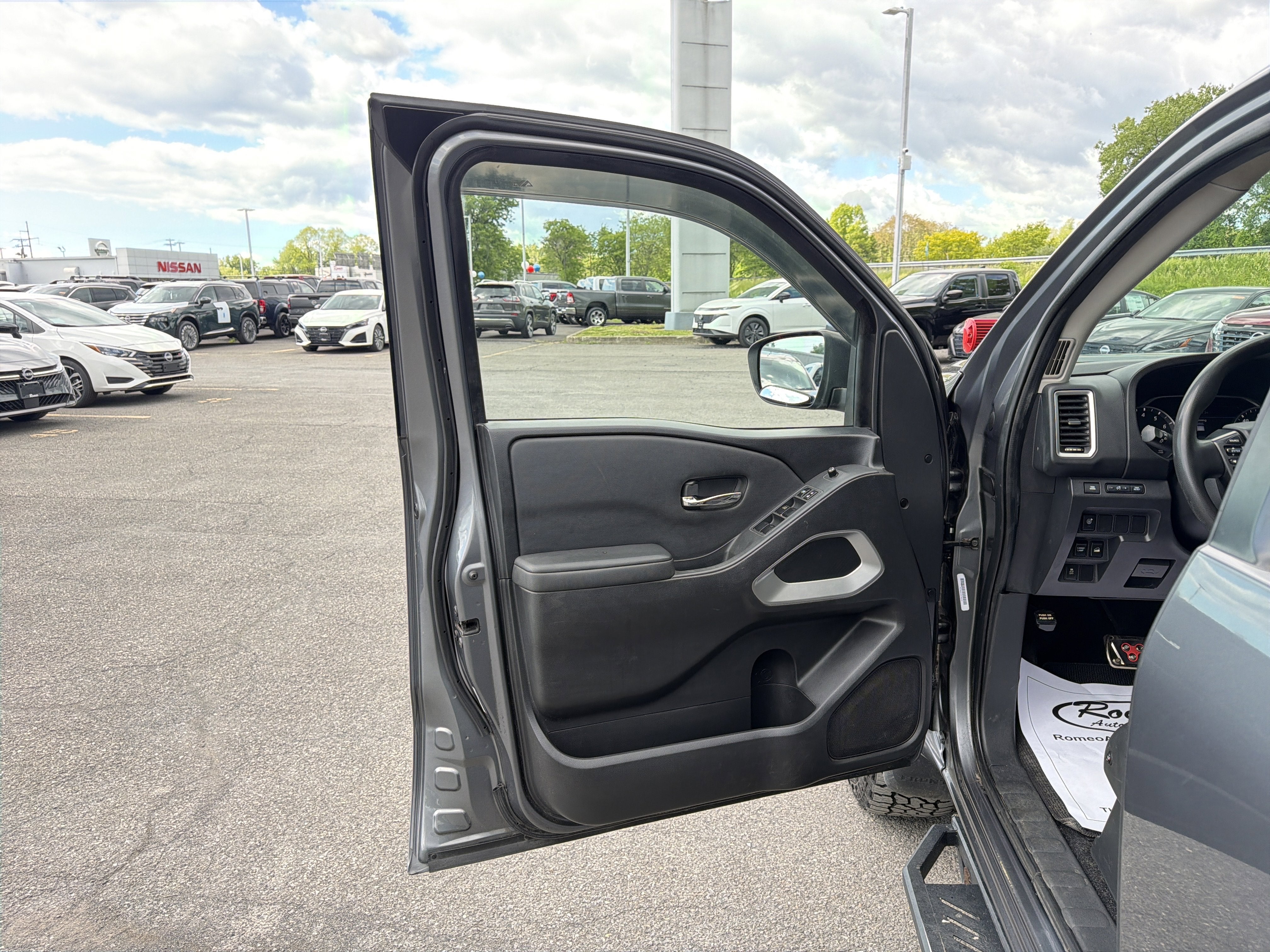 2022 Nissan Frontier SV