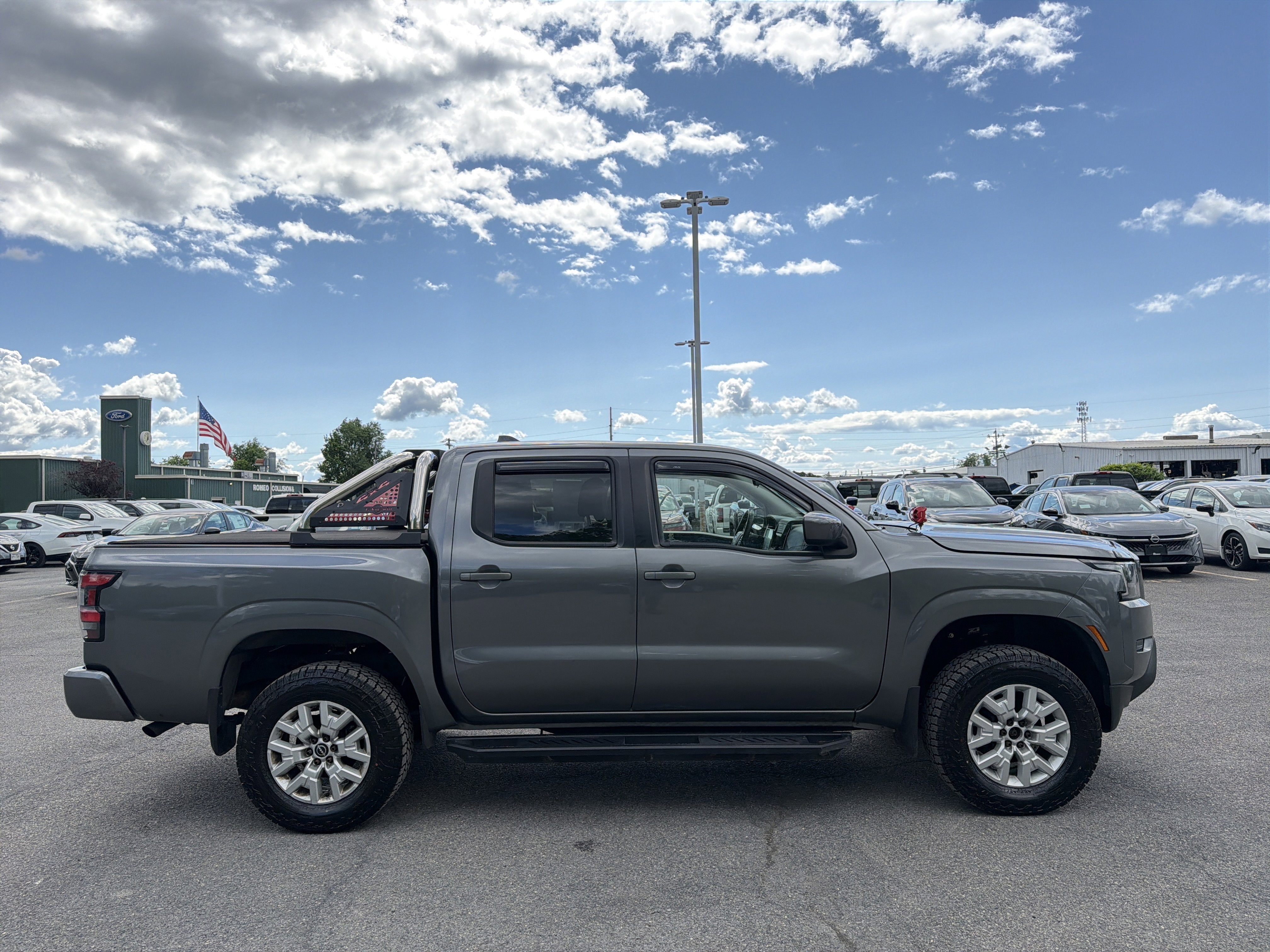 2022 Nissan Frontier SV