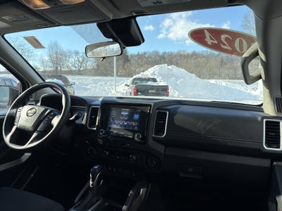 2024 Nissan Frontier SV