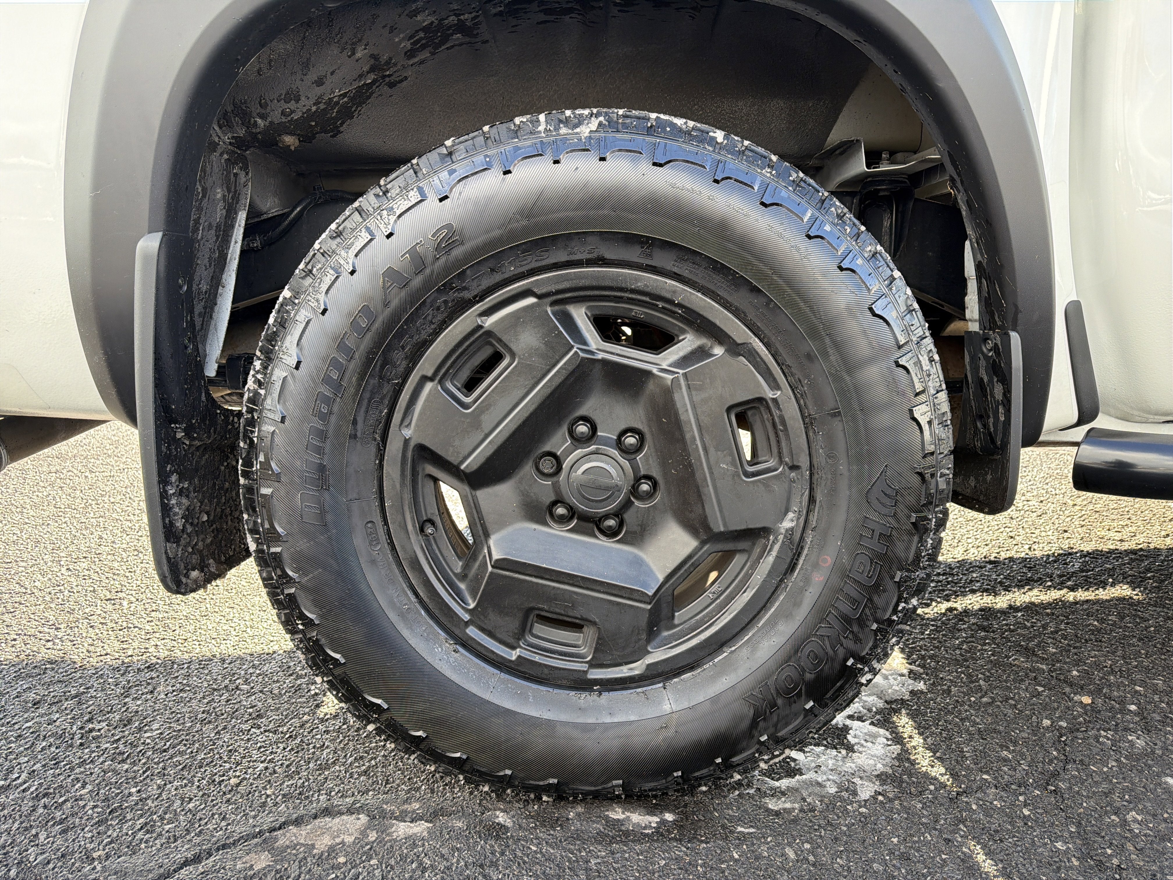 2024 Nissan Frontier SV